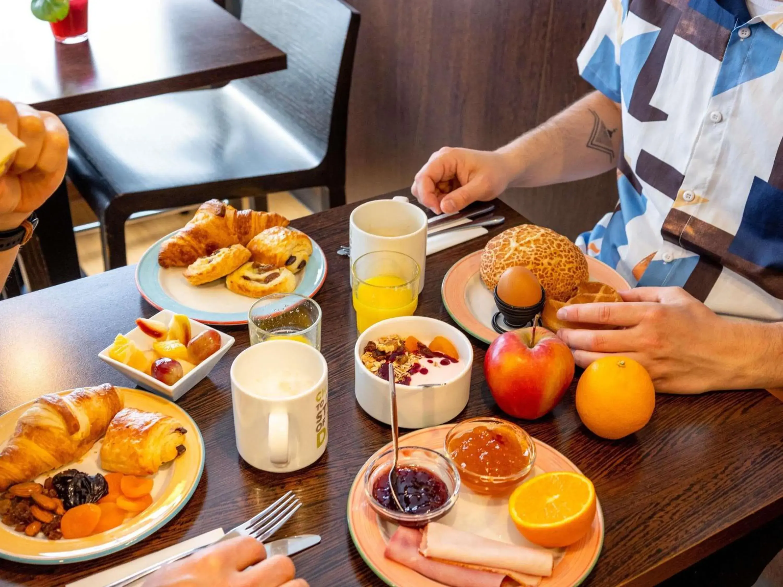 Breakfast in ibis Leuven Centrum Breakfast in ibis Leuven Centrum