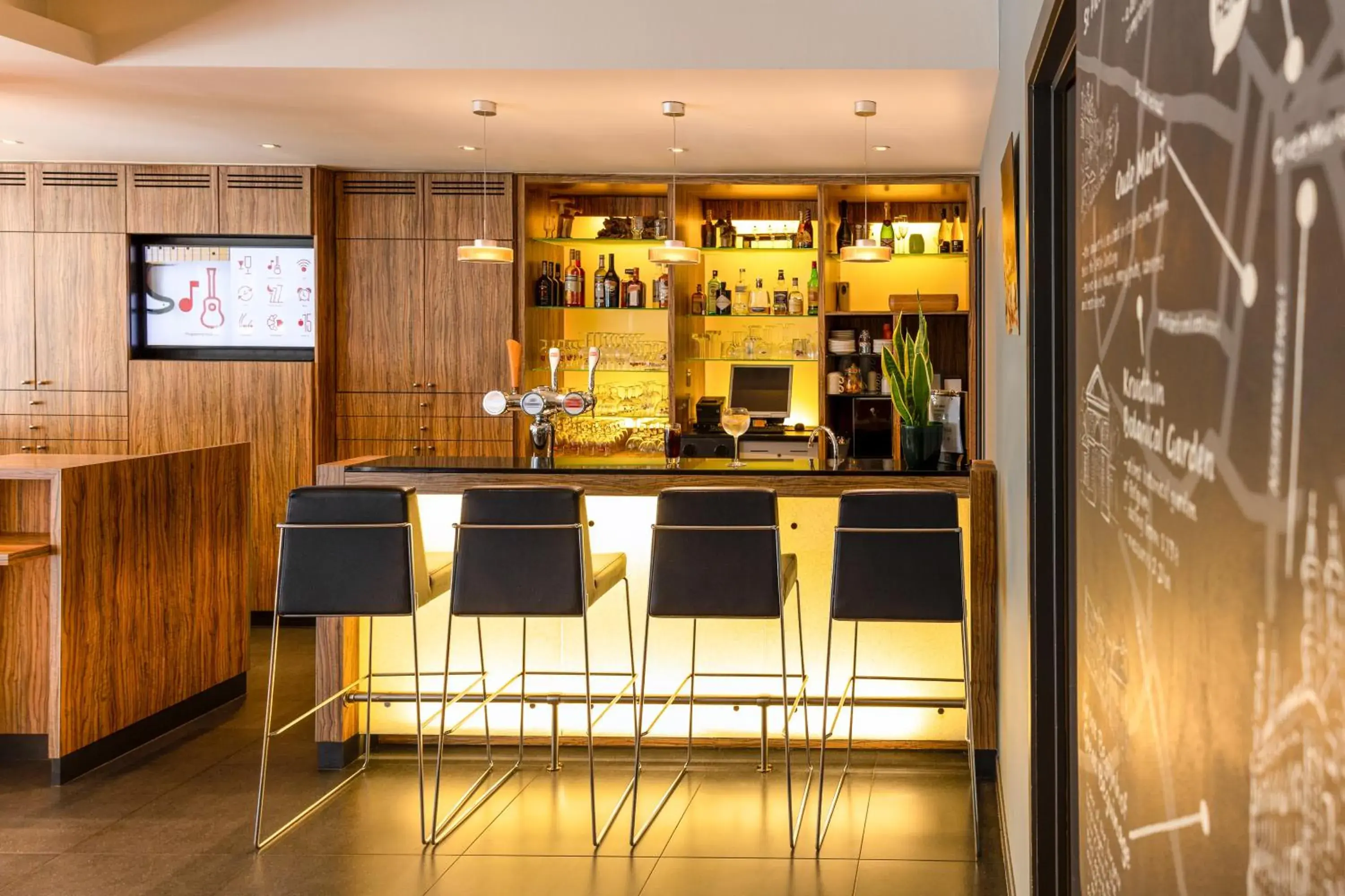 Lounge or bar in ibis Leuven Centrum Lounge or bar in ibis Leuven Centrum