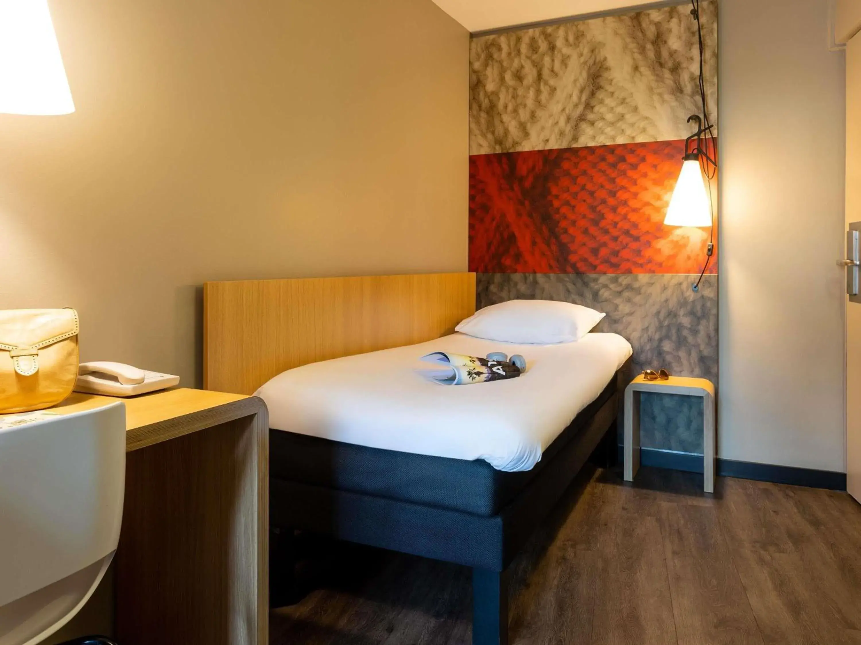 Bedroom, Bed in ibis Leuven Centrum Bedroom, Bed in ibis Leuven Centrum