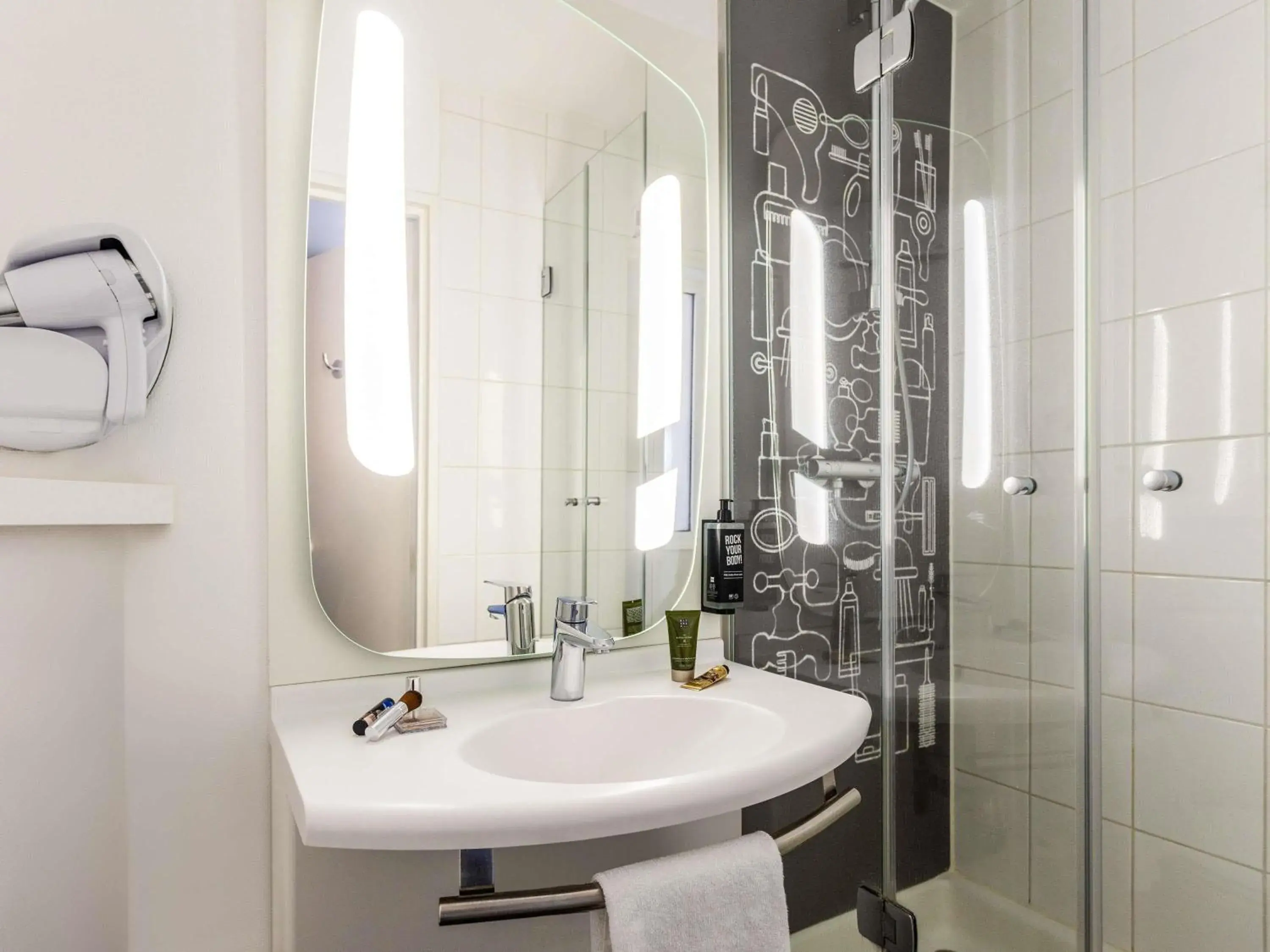 Bedroom in ibis Leuven Centrum Bedroom in ibis Leuven Centrum