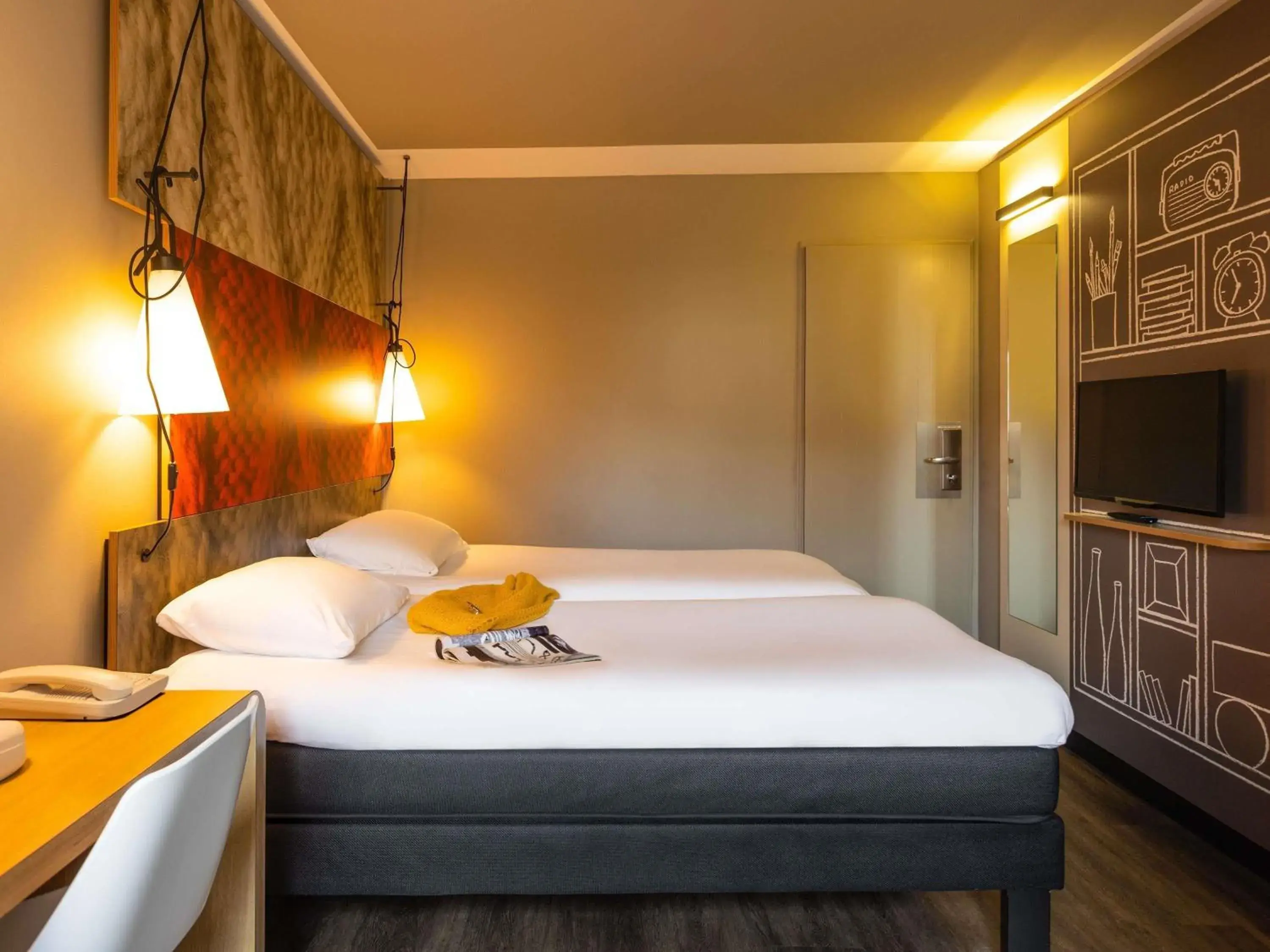 Bedroom, Bed in ibis Leuven Centrum Bedroom, Bed in ibis Leuven Centrum