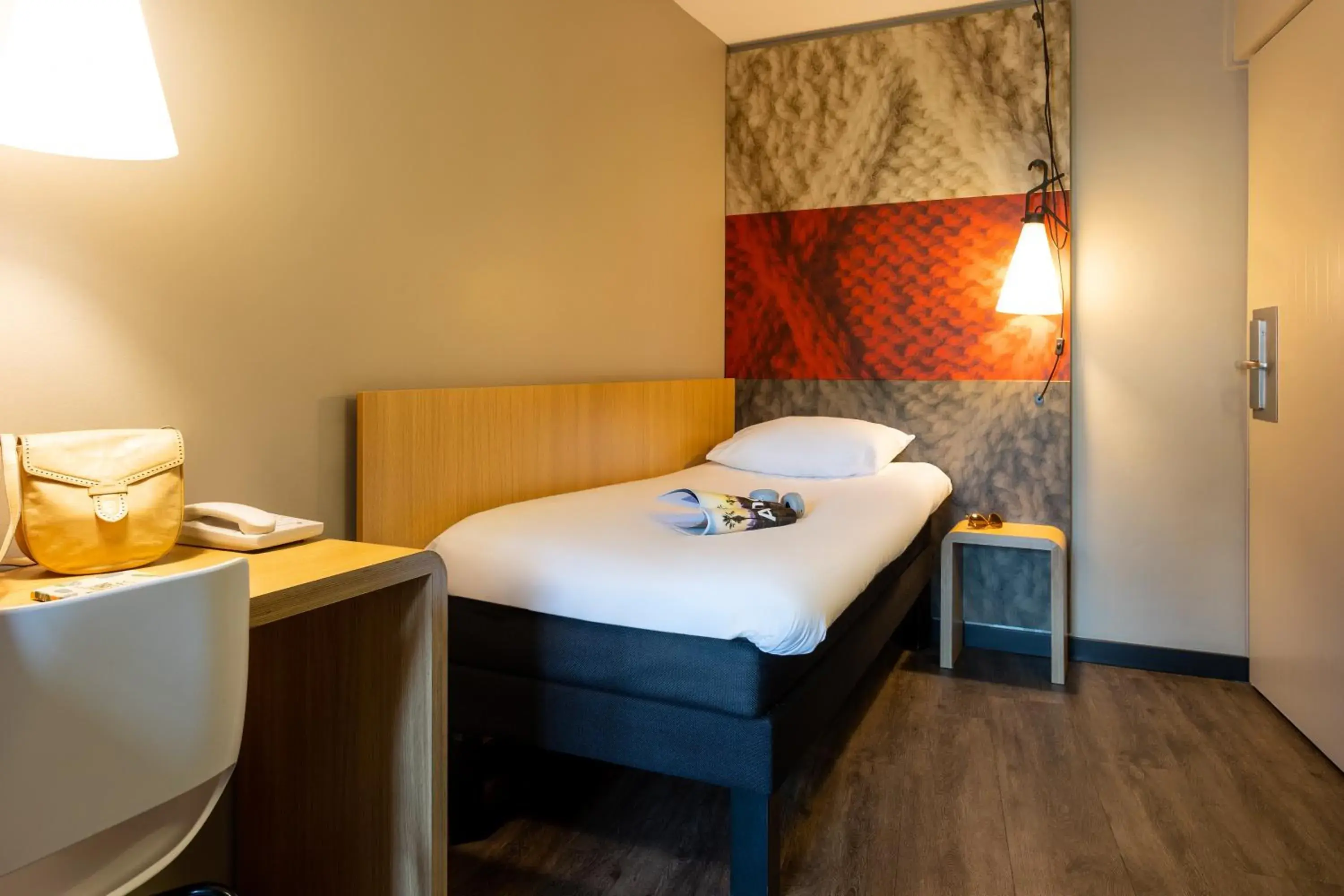 Bedroom, Bed in ibis Leuven Centrum Bedroom, Bed in ibis Leuven Centrum