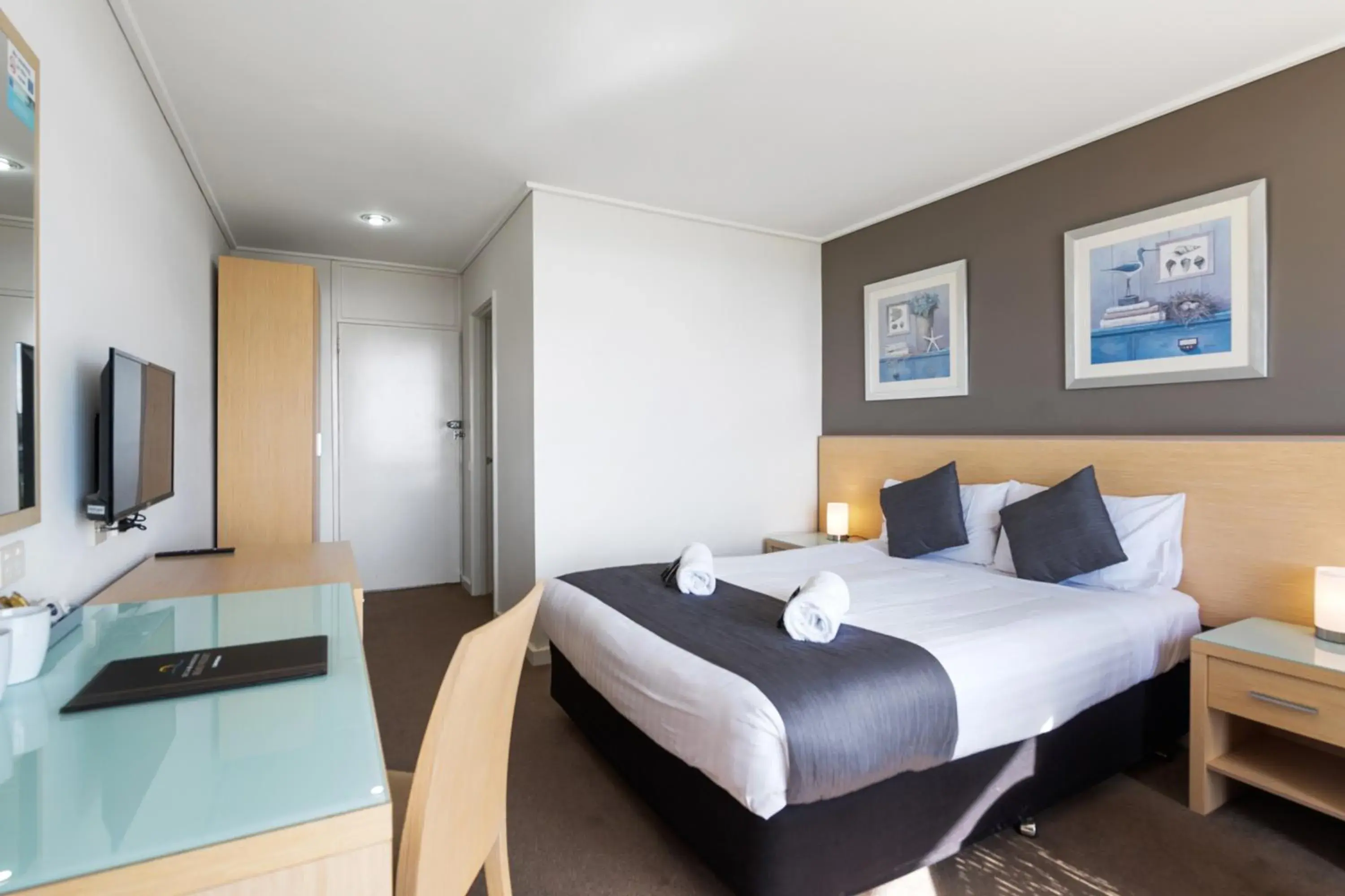 Bedroom, Bed in Scamander Beach Resort Bedroom, Bed in Scamander Beach Resort