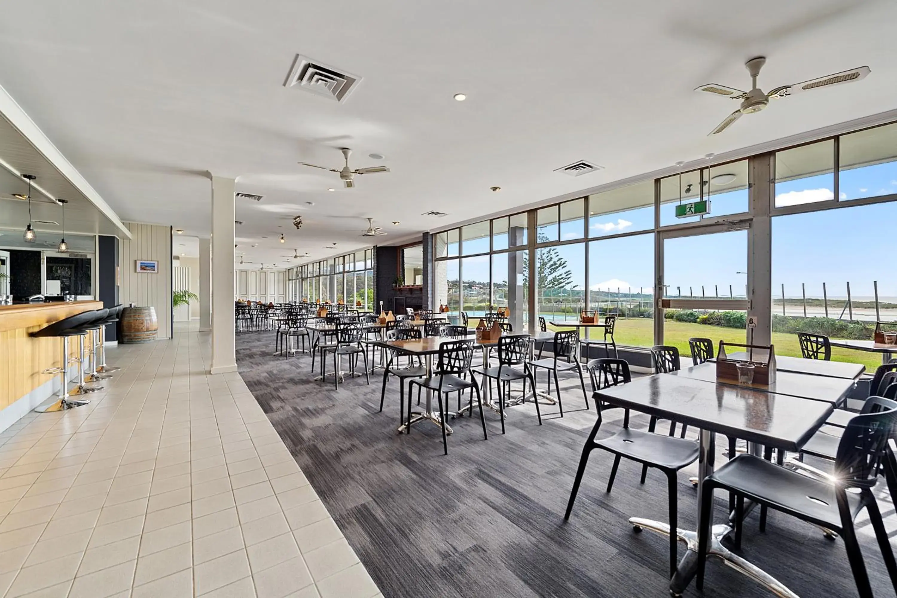 Restaurant/places to eat in Scamander Beach Resort Restaurant/places to eat in Scamander Beach Resort