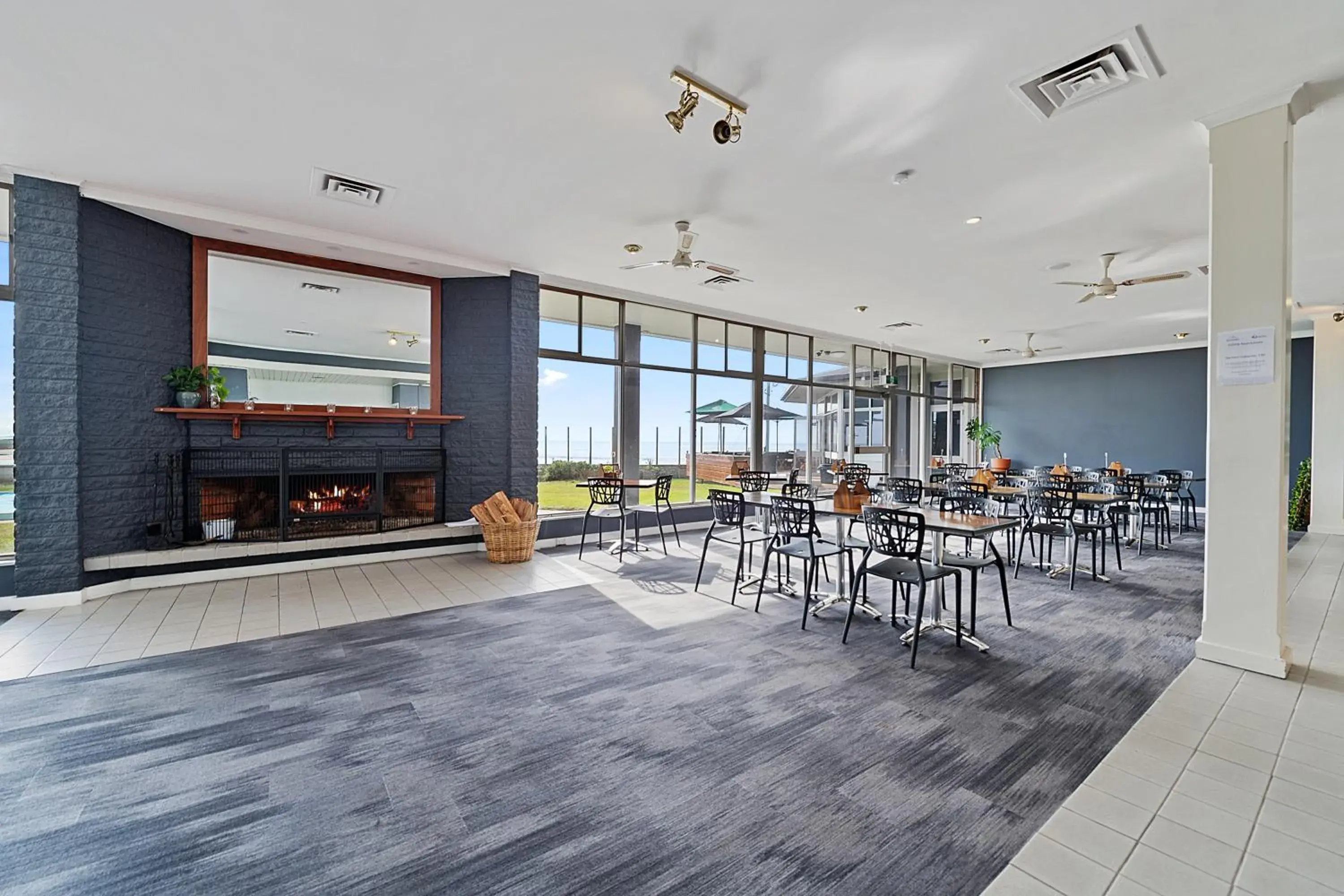 Restaurant/places to eat in Scamander Beach Resort Restaurant/places to eat in Scamander Beach Resort