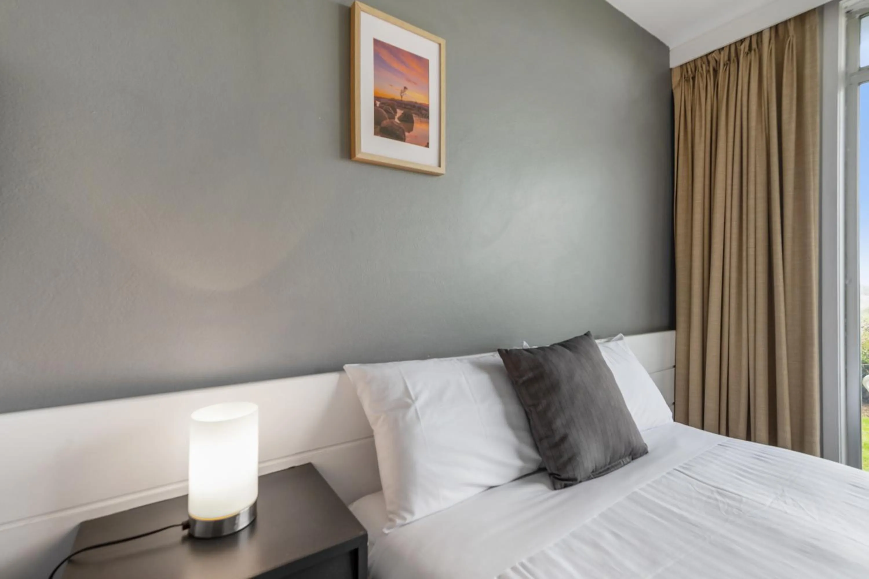 Photo of the whole room, Bed in Scamander Beach Resort