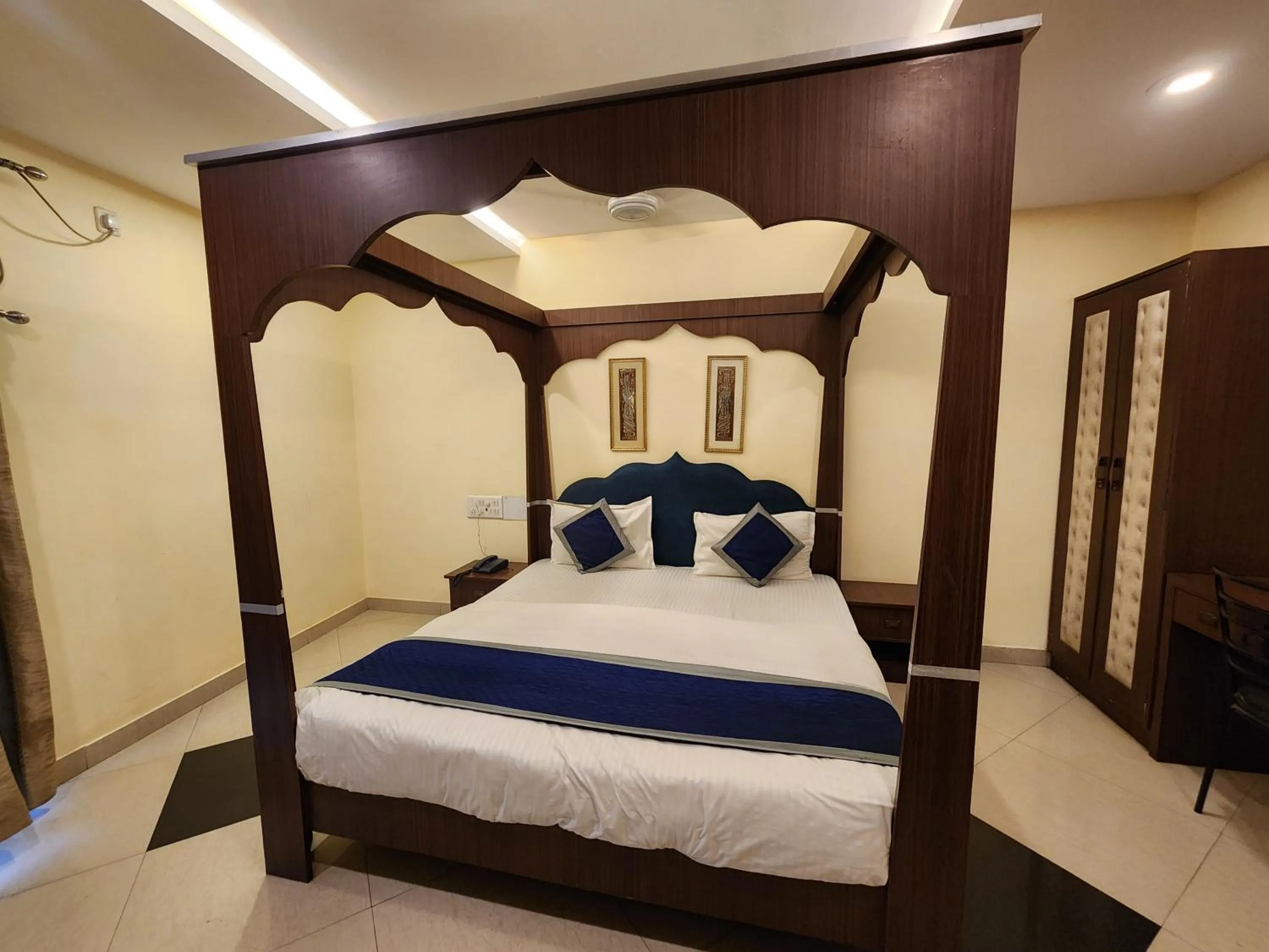 Bed in Hotel Savera