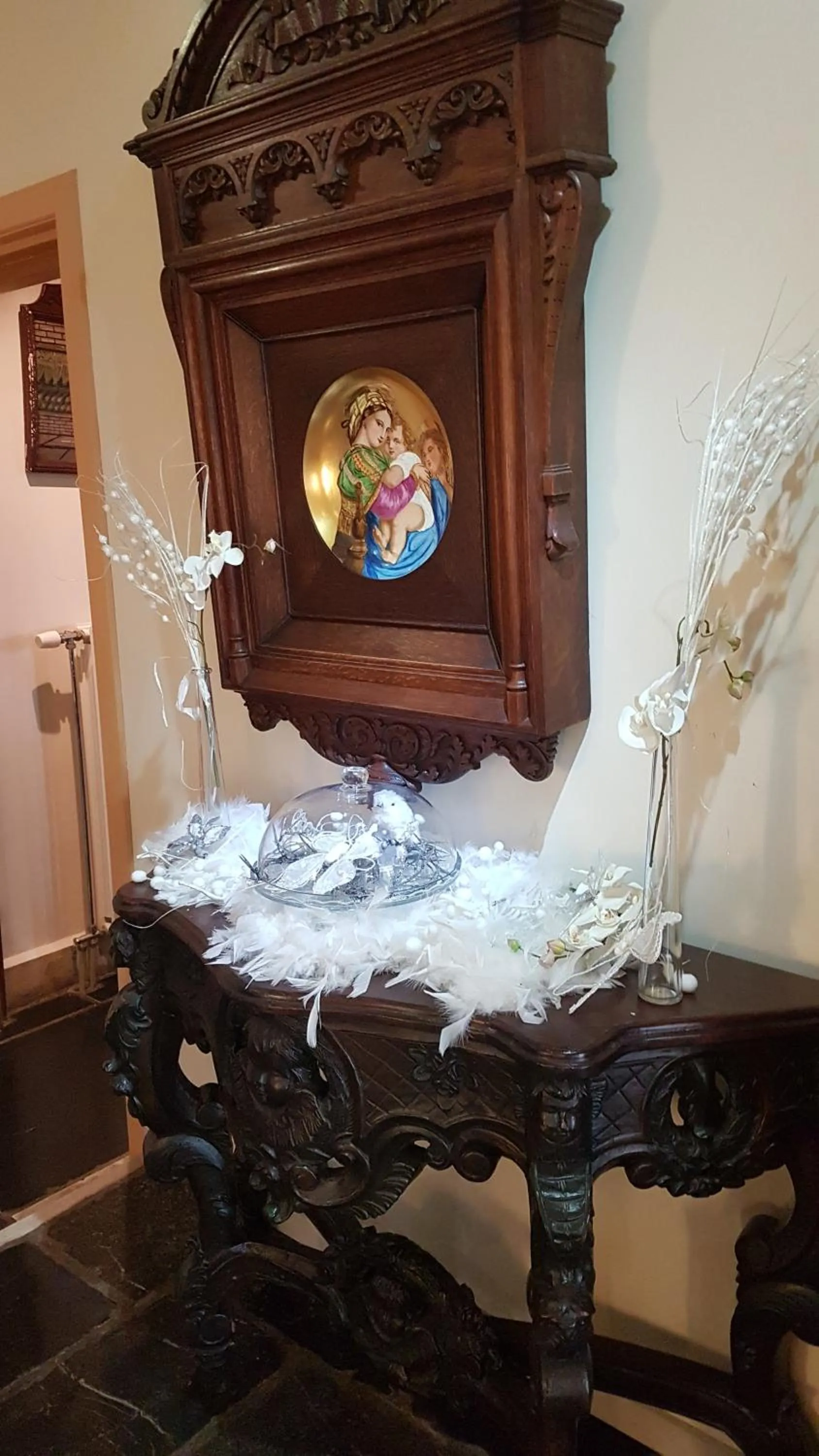 Decorative detail in Hotel De Stokerij