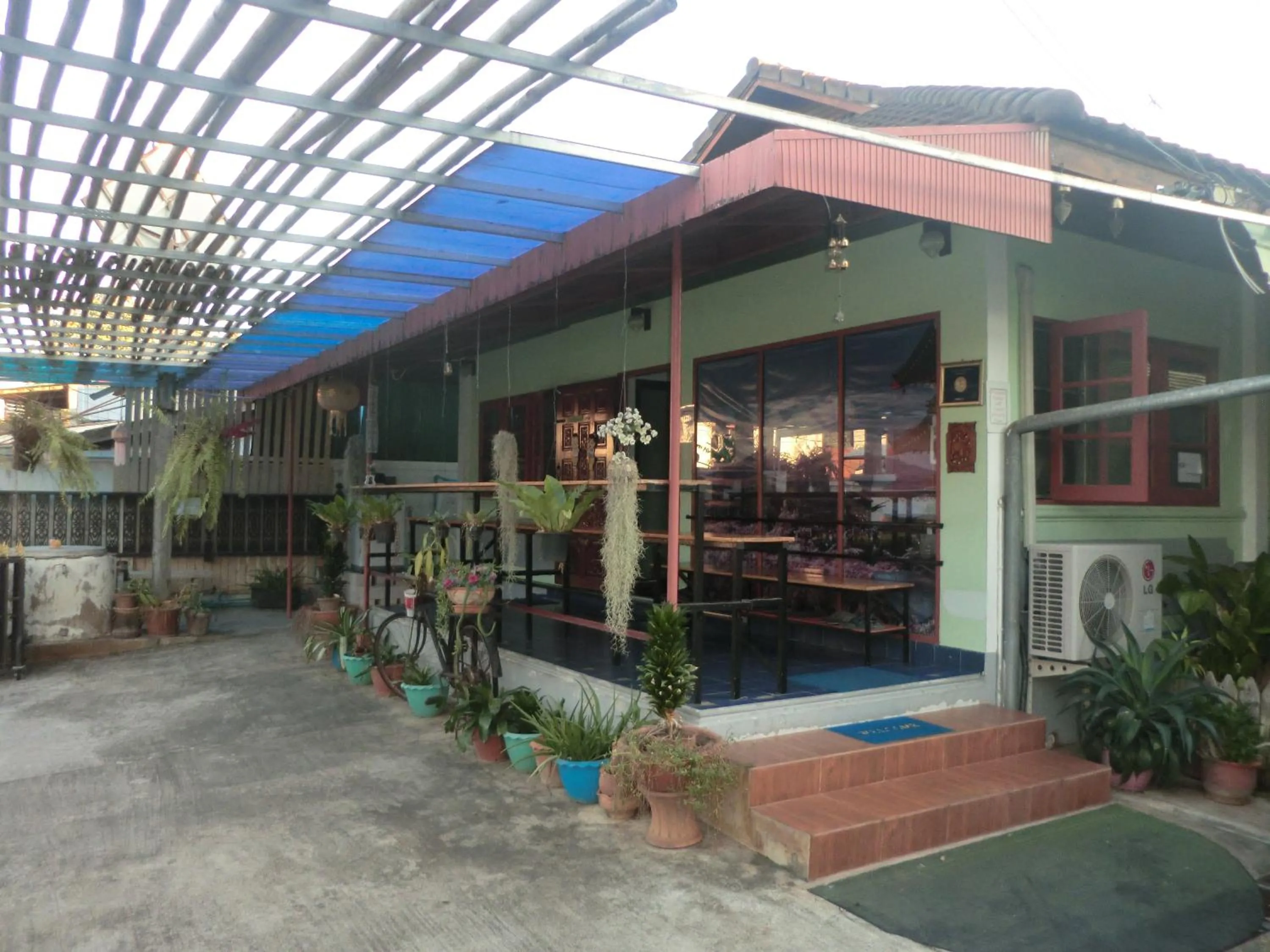 Sakura House