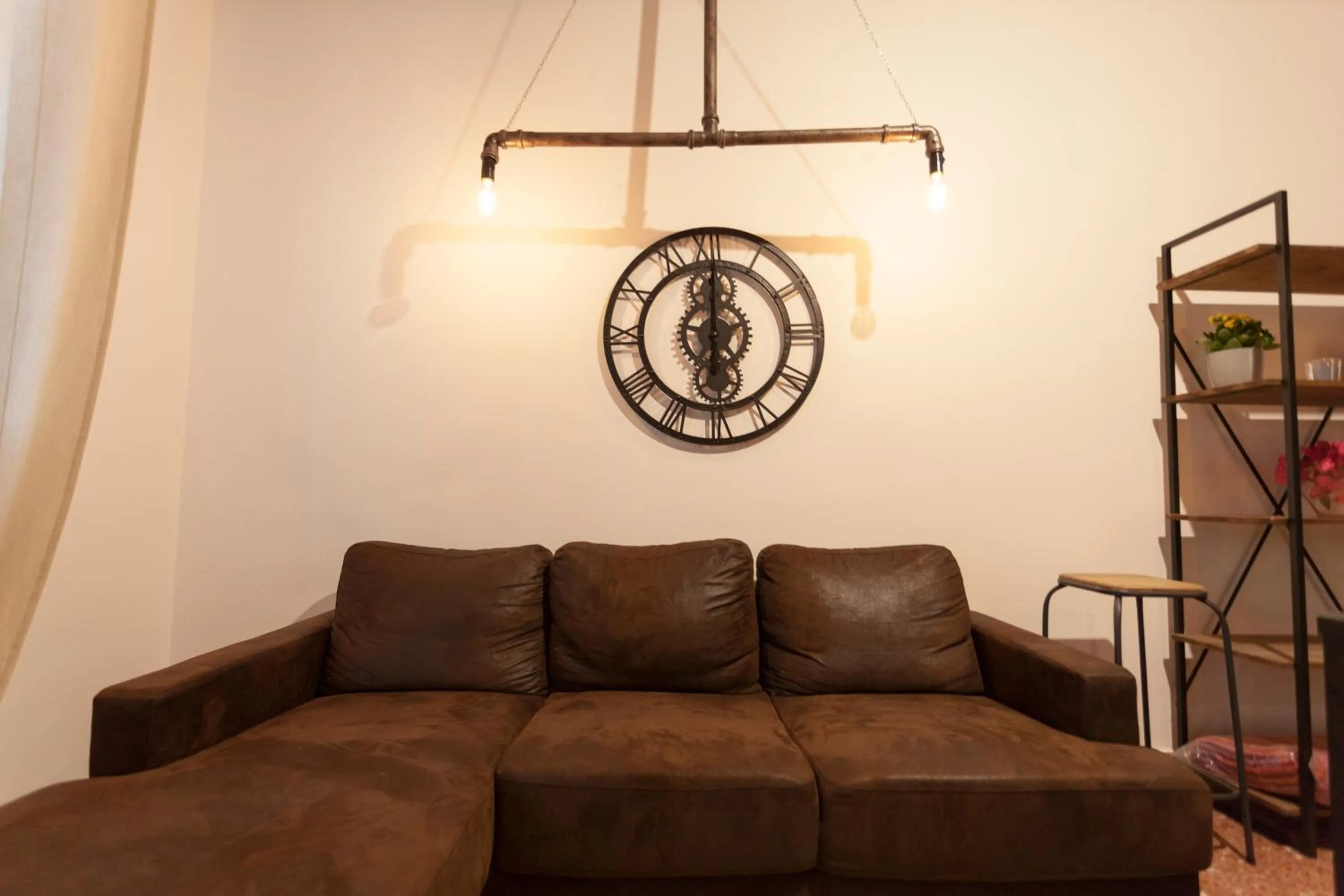 Communal lounge/ TV room in Piazza Marina