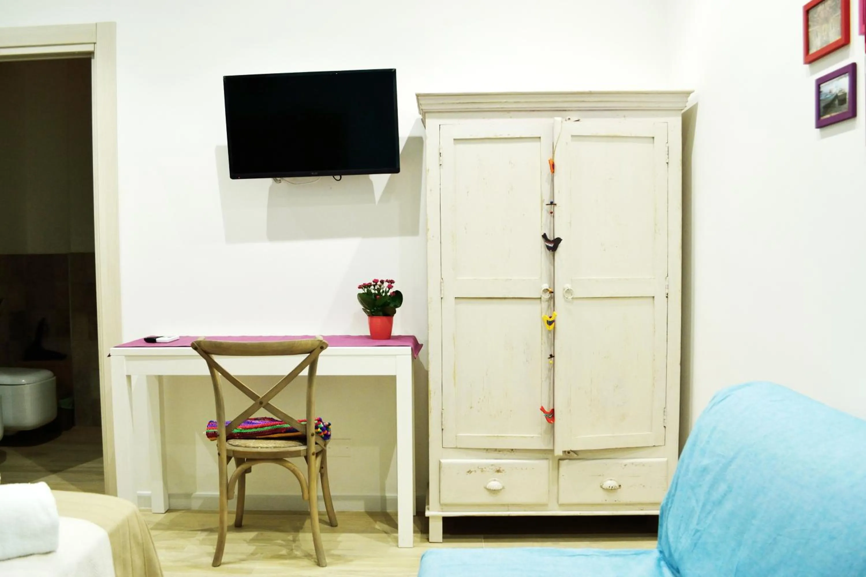 Photo of the whole room in Piazza Marina