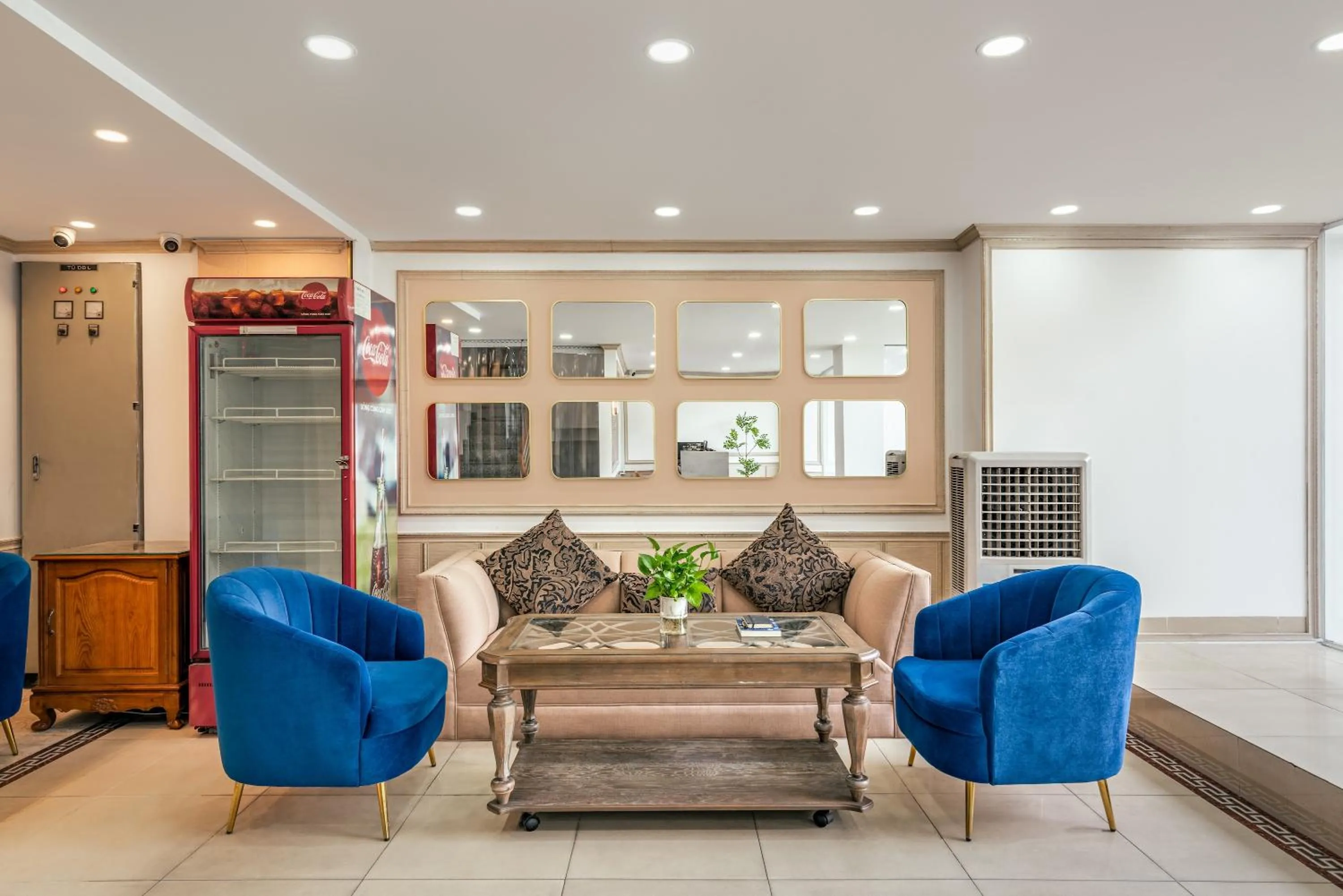 Living room in SAZI Erato Hotel - Free Airport & Breakfast