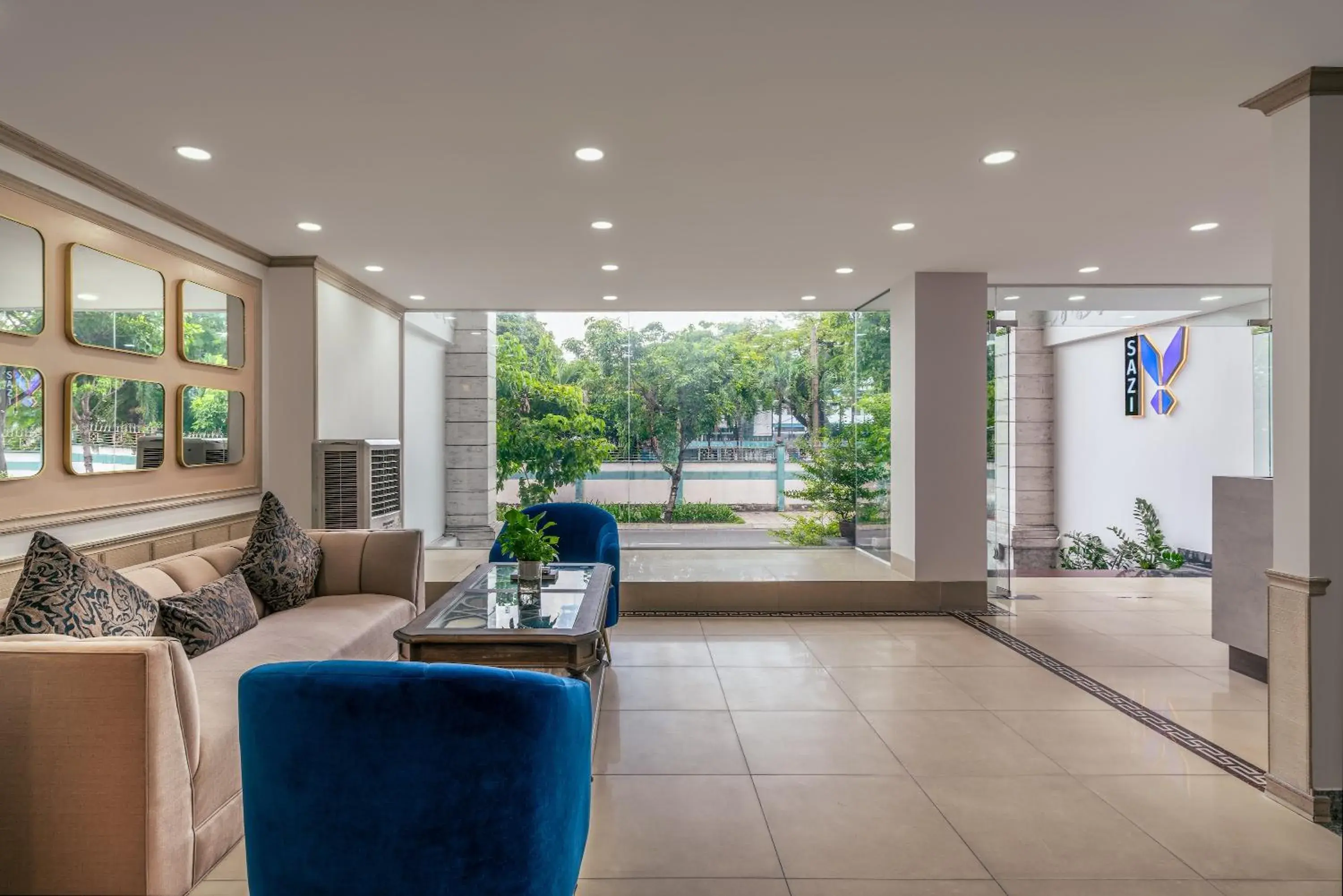 Living room in SAZI Erato Hotel - Free Airport & Breakfast Living room in SAZI Erato Hotel - Free Airport & Breakfast