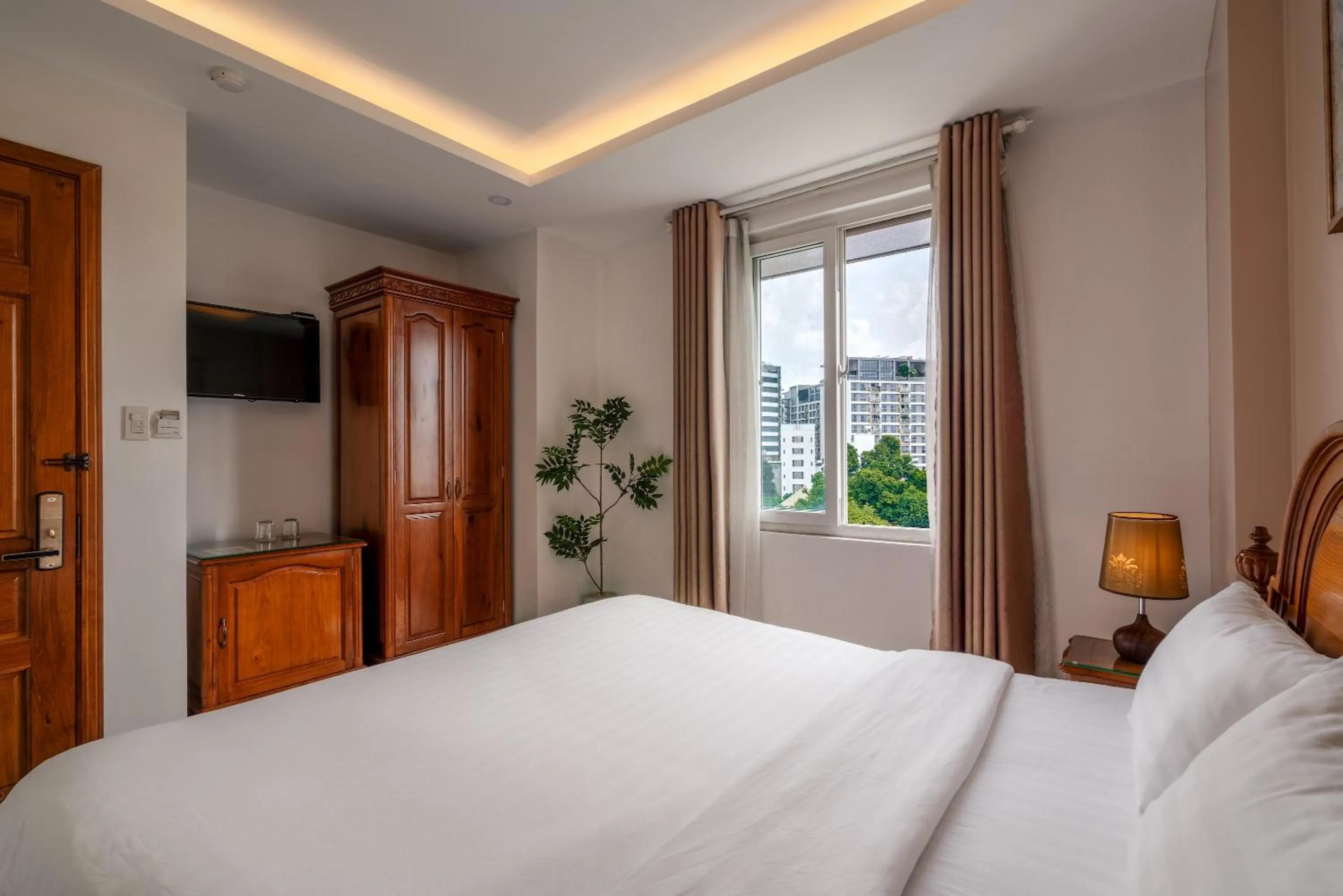 TV and multimedia, Bed in SAZI Erato Hotel - Free Airport & Breakfast