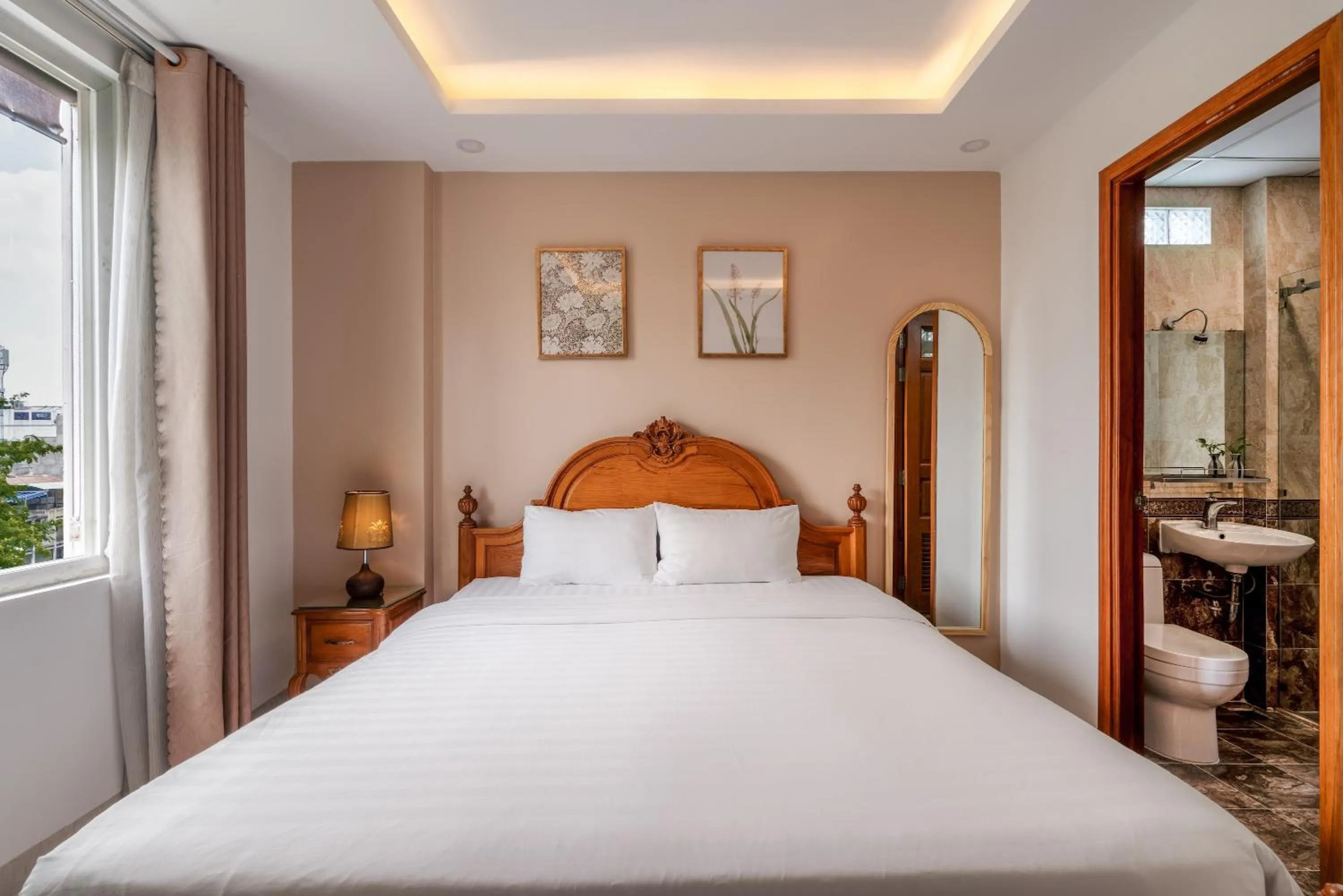 Bed in SAZI Erato Hotel - Free Airport & Breakfast