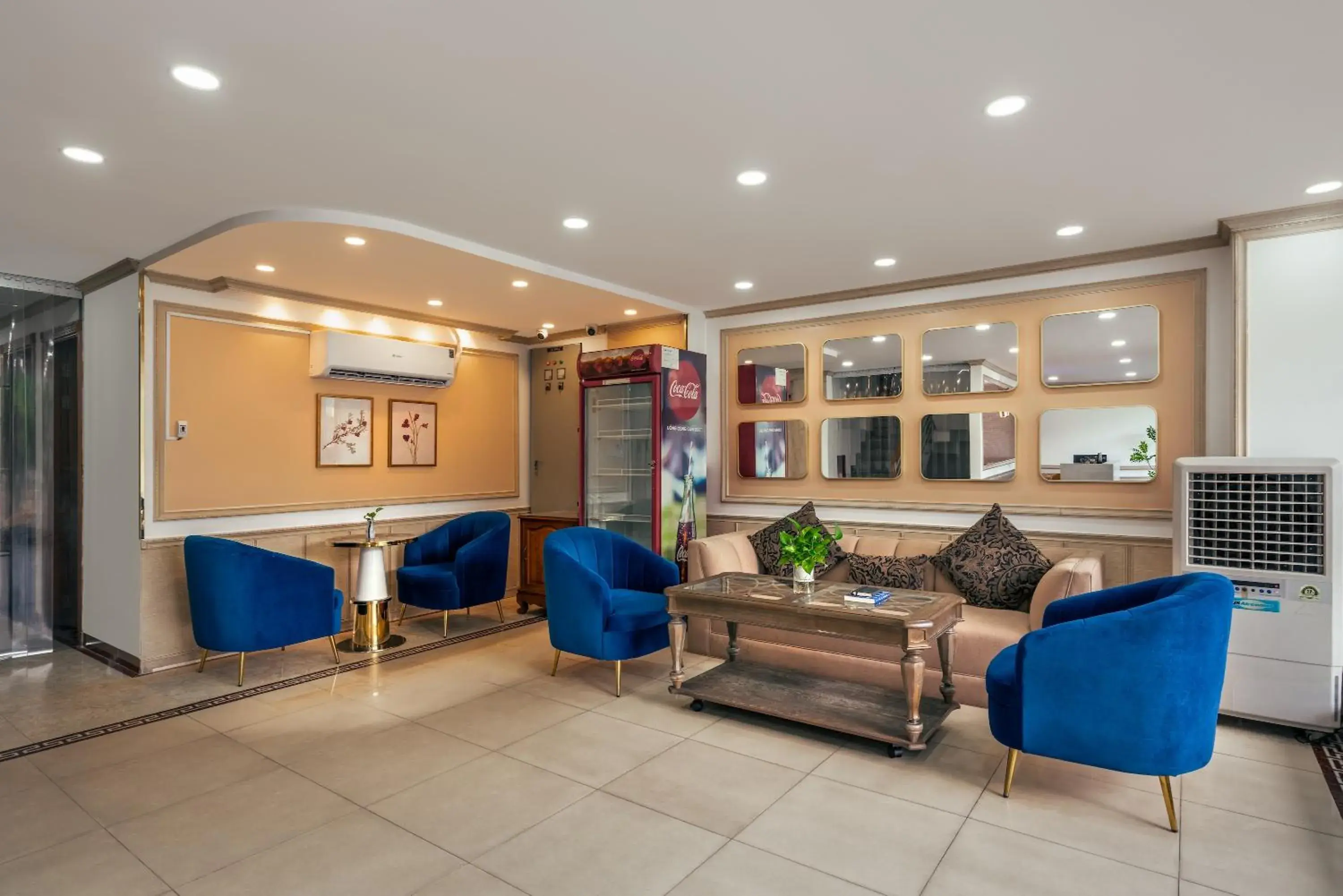 Lobby or reception in SAZI Erato Hotel - Free Airport & Breakfast Lobby or reception in SAZI Erato Hotel - Free Airport & Breakfast