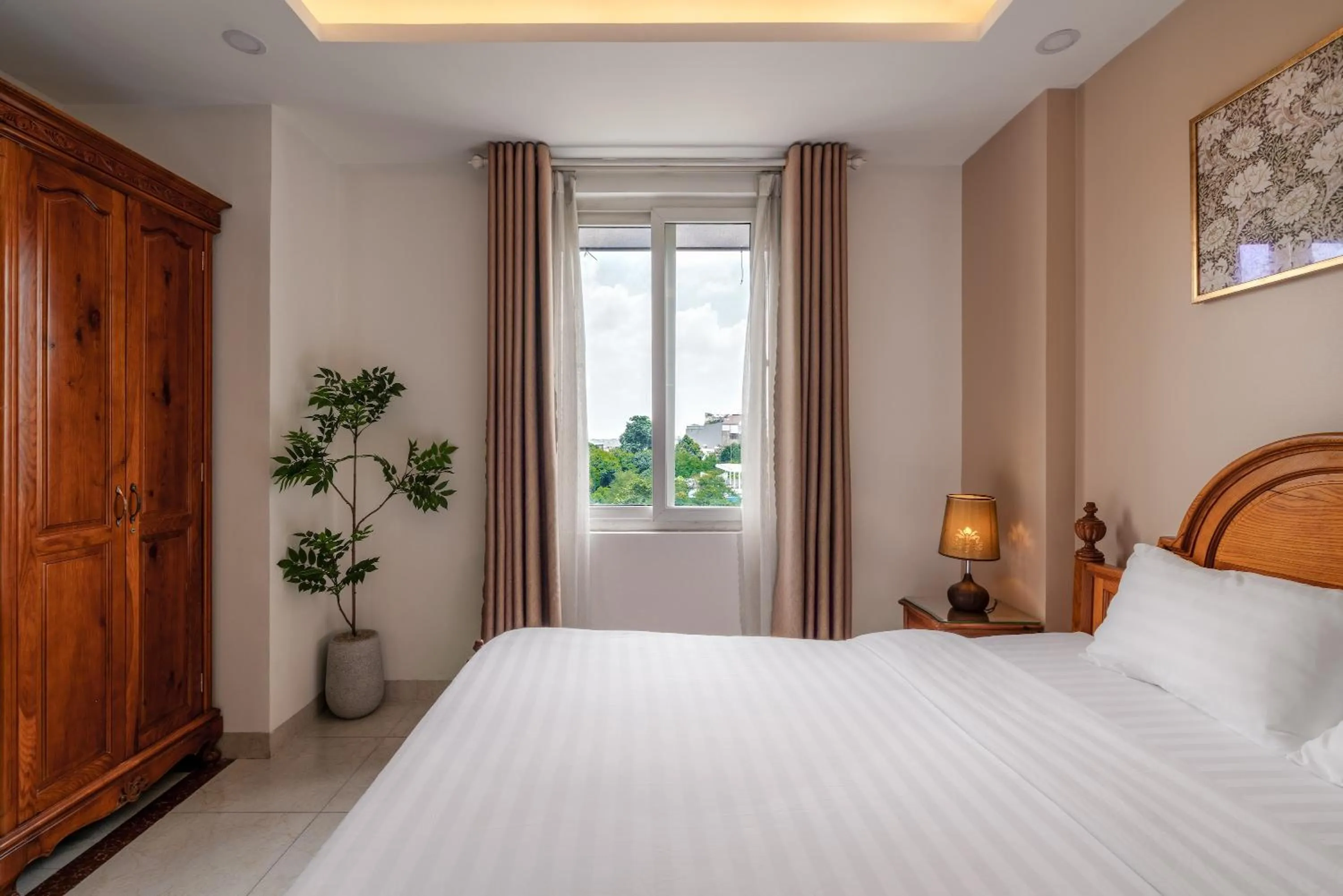 Bed in SAZI Erato Hotel - Free Airport & Breakfast