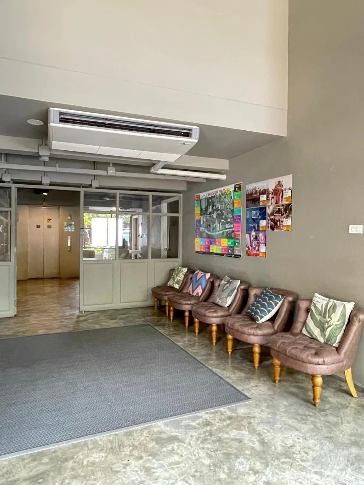 Seating area in Collection O The Spades Hostel