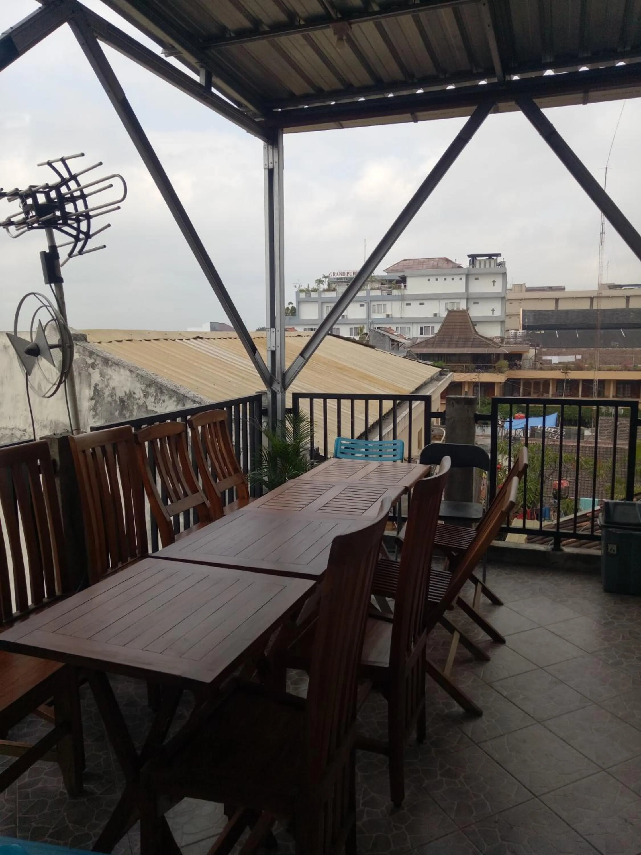 Balcony/Terrace in Losmen Fadel Malioboro Jogja