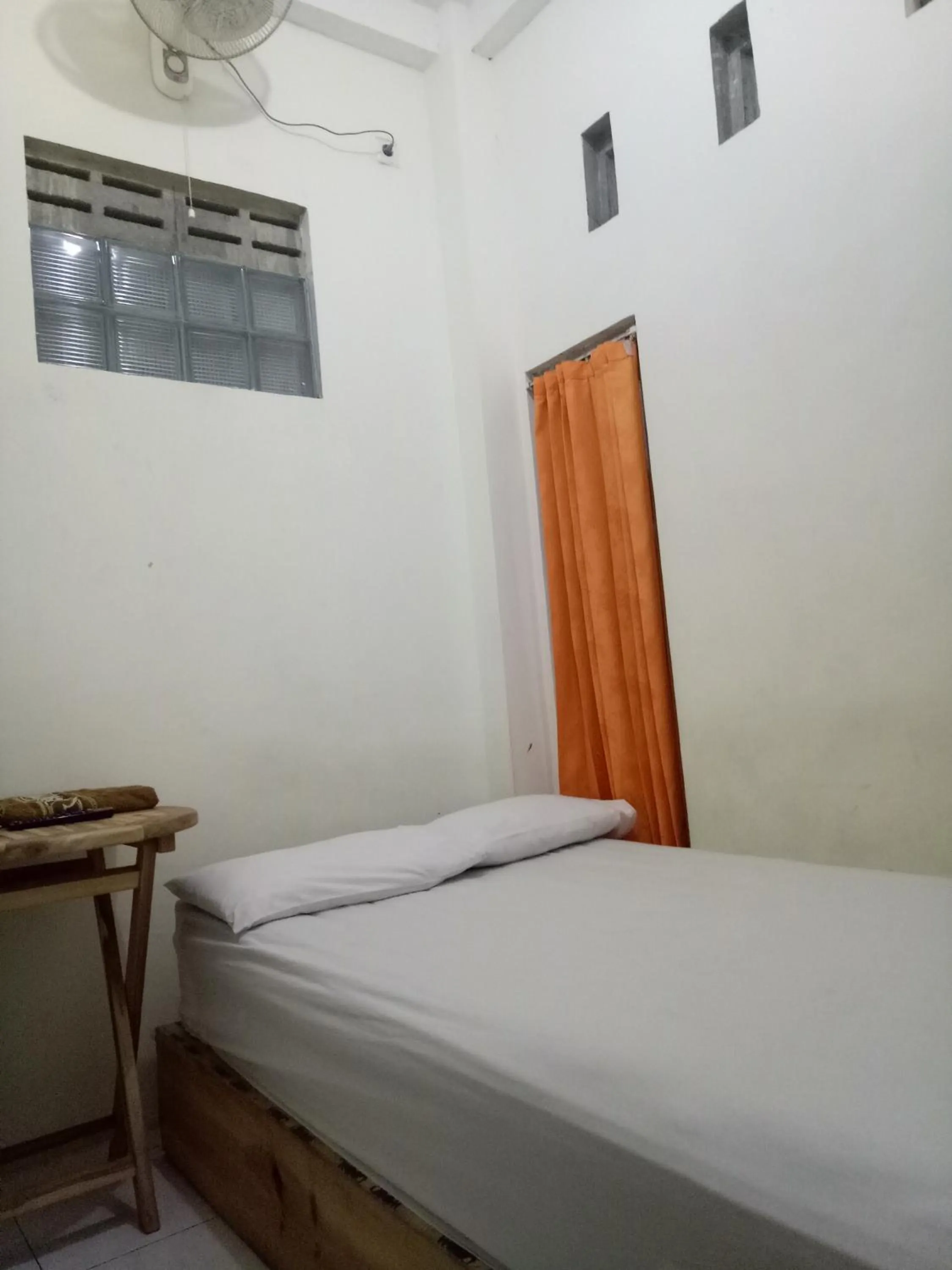 Bed in Losmen Fadel Malioboro Jogja