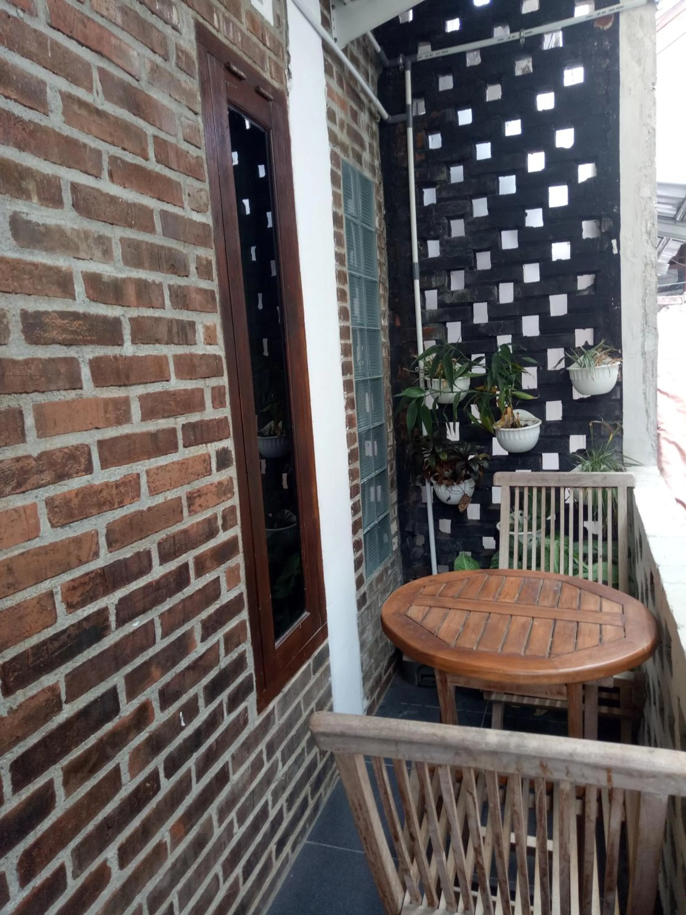 Balcony/Terrace in Losmen Fadel Malioboro Jogja