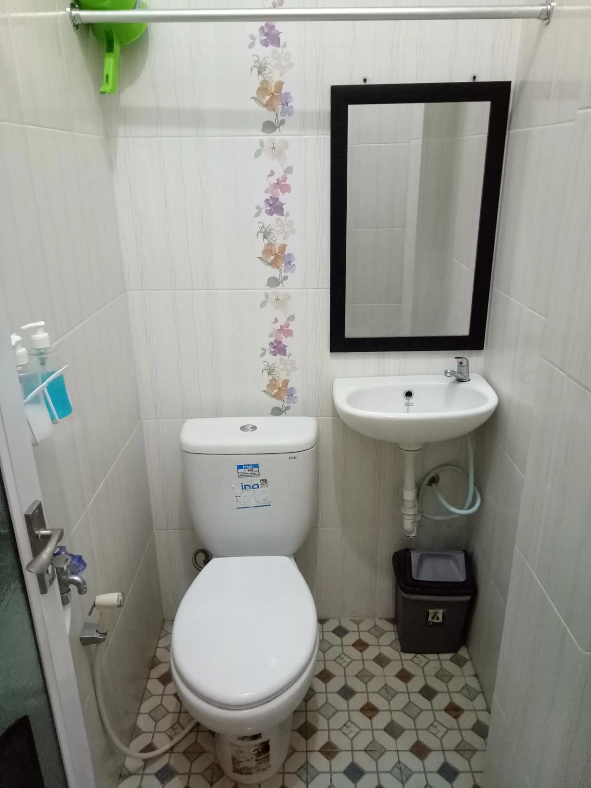 Toilet in Losmen Fadel Malioboro Jogja