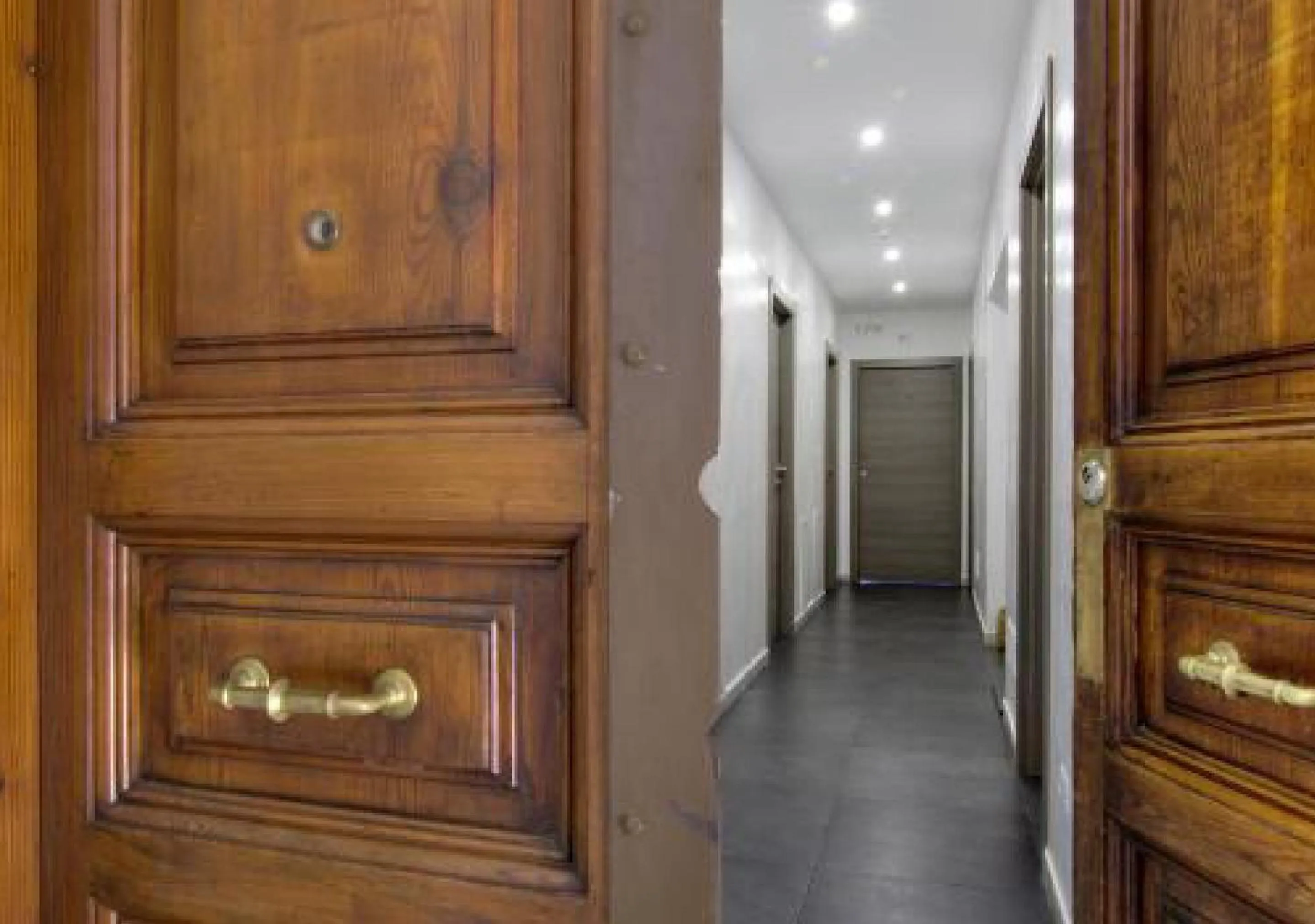 Property building in Floor 6 Boutique Rooms by DOT Suites