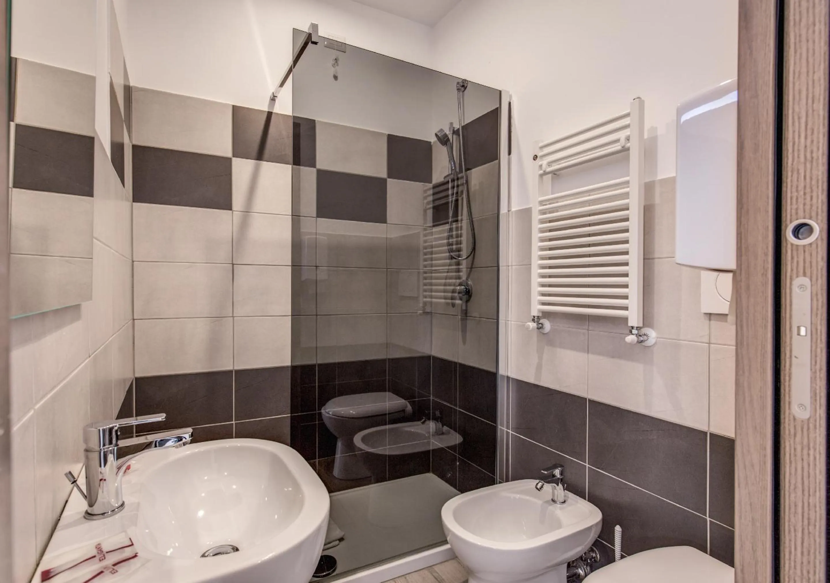 Bathroom in Floor 6 Boutique Rooms by DOT Suites