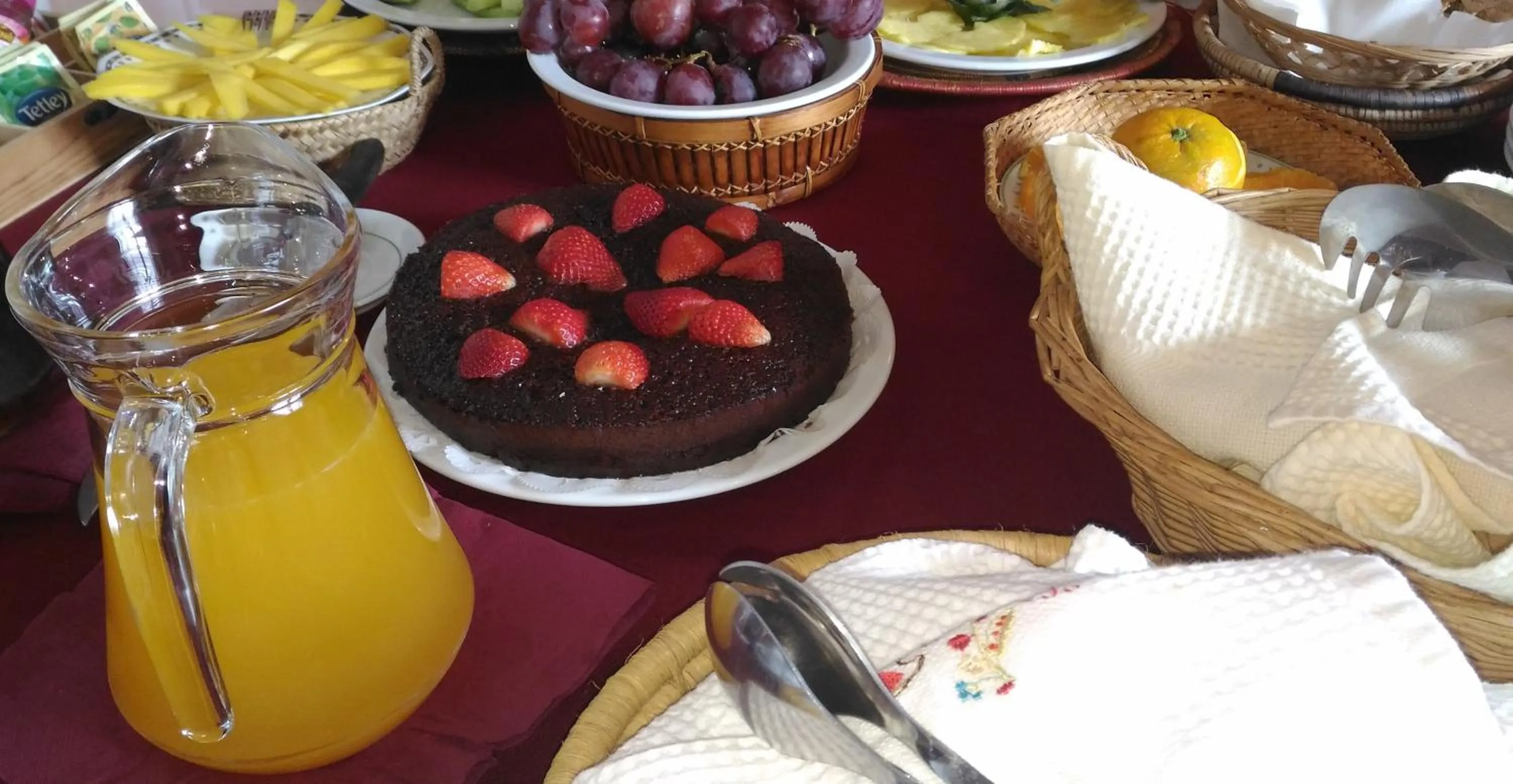 Buffet breakfast in Suites Inn Lagos