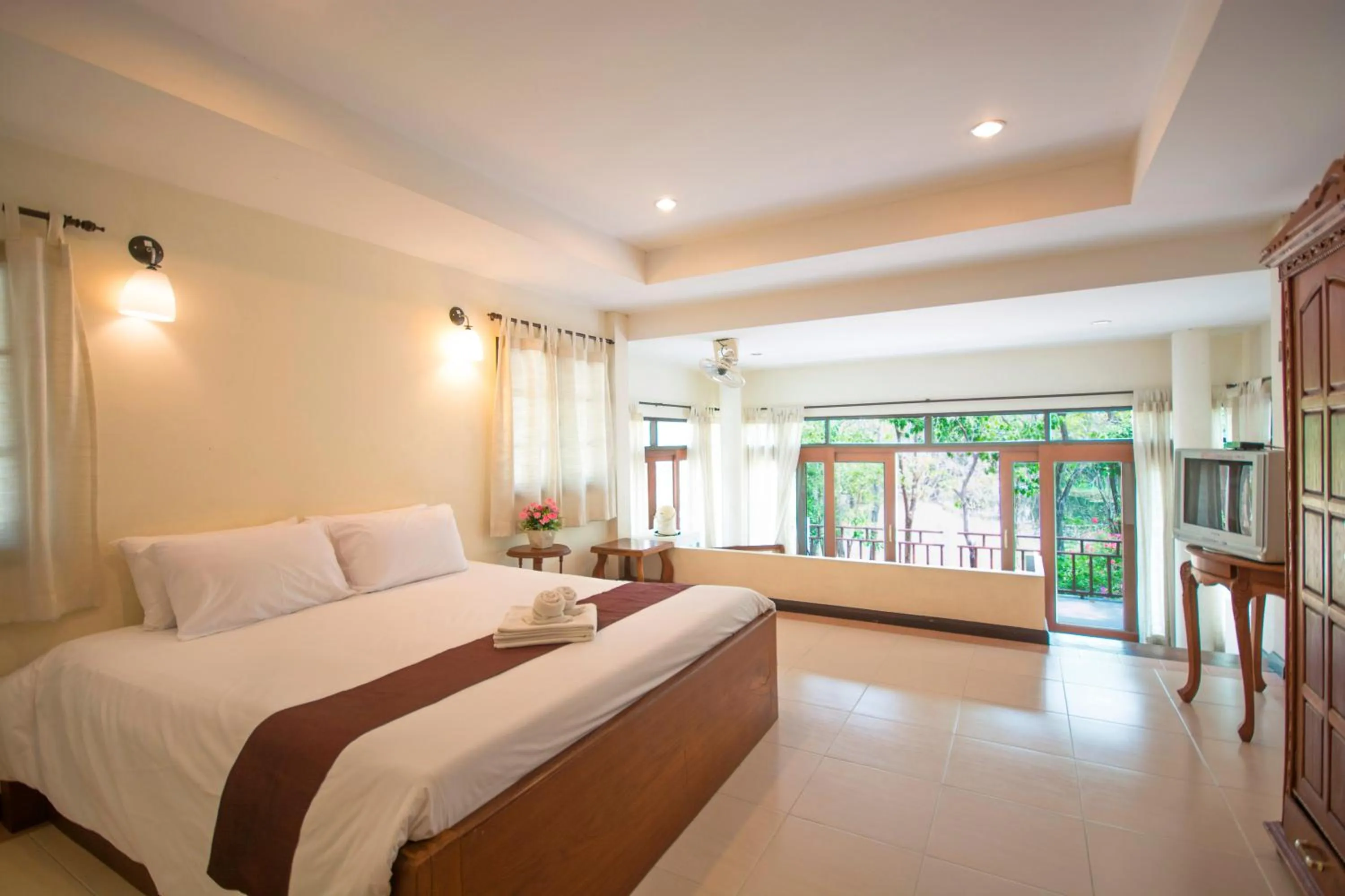 Photo of the whole room, Bed in Tak Andaman Resort & Hotel