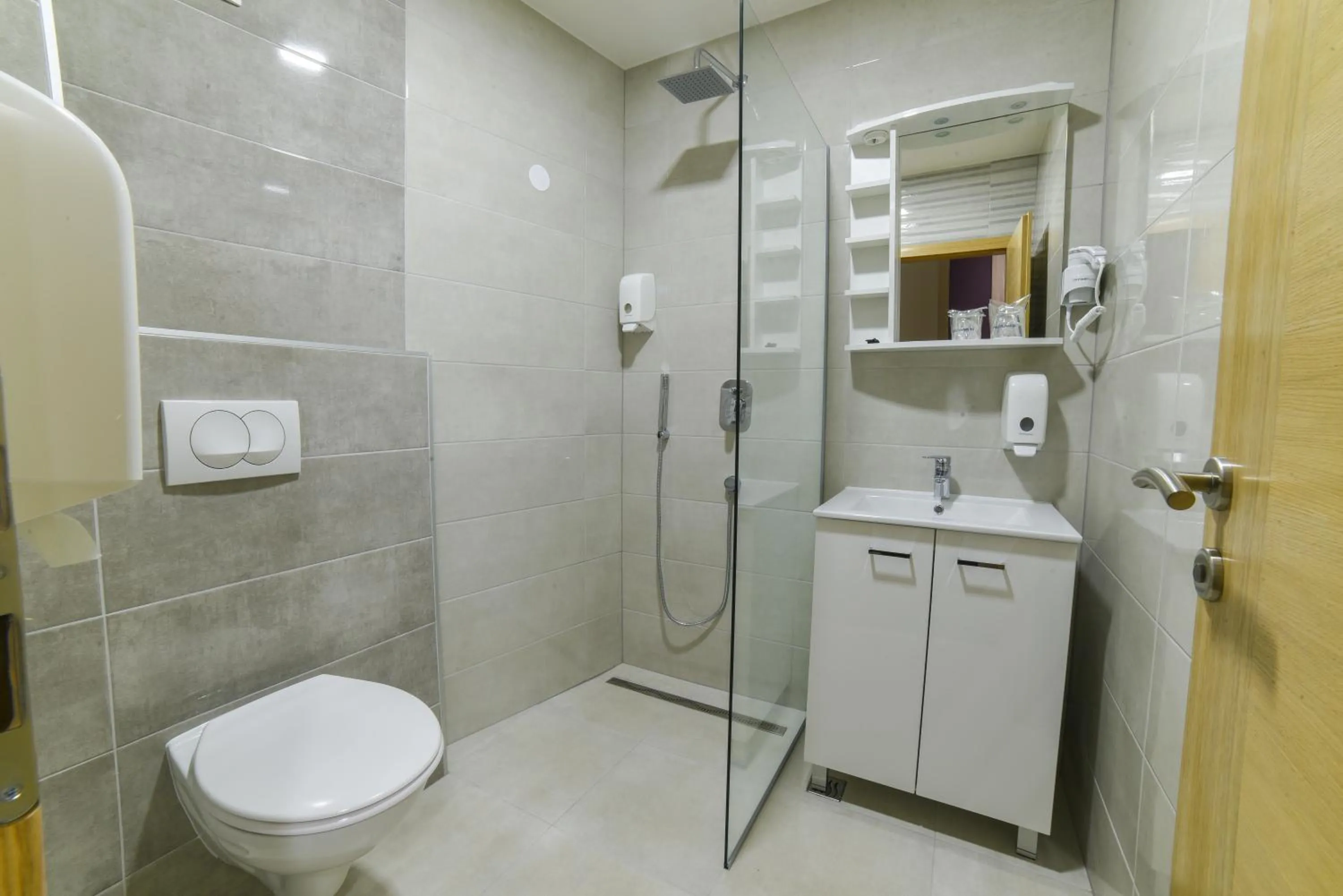 Shower in Patria Villa