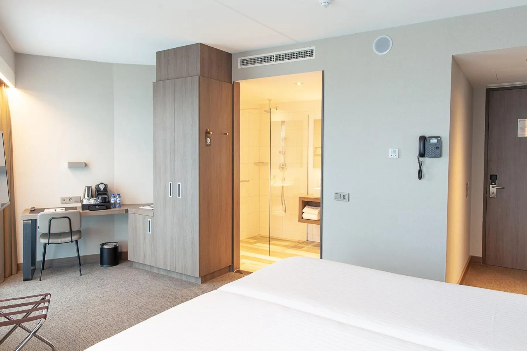 Photo of the whole room, Bed in Van der Valk Hotel Groningen-Hoogkerk