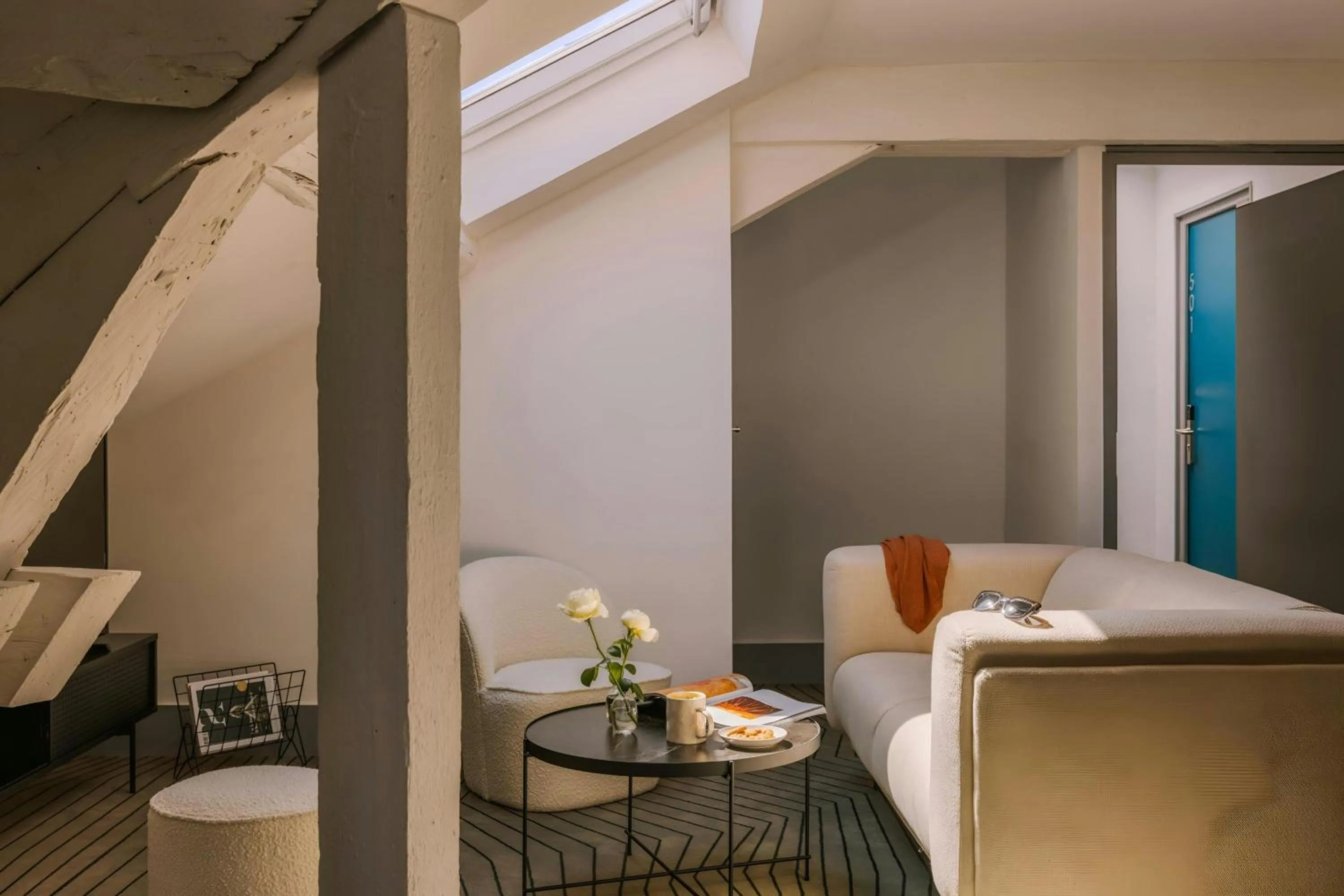 Lobby or reception in Yelo Belle Epoque Hotel Centre Ville, Sonder by Marriott Bonvoy