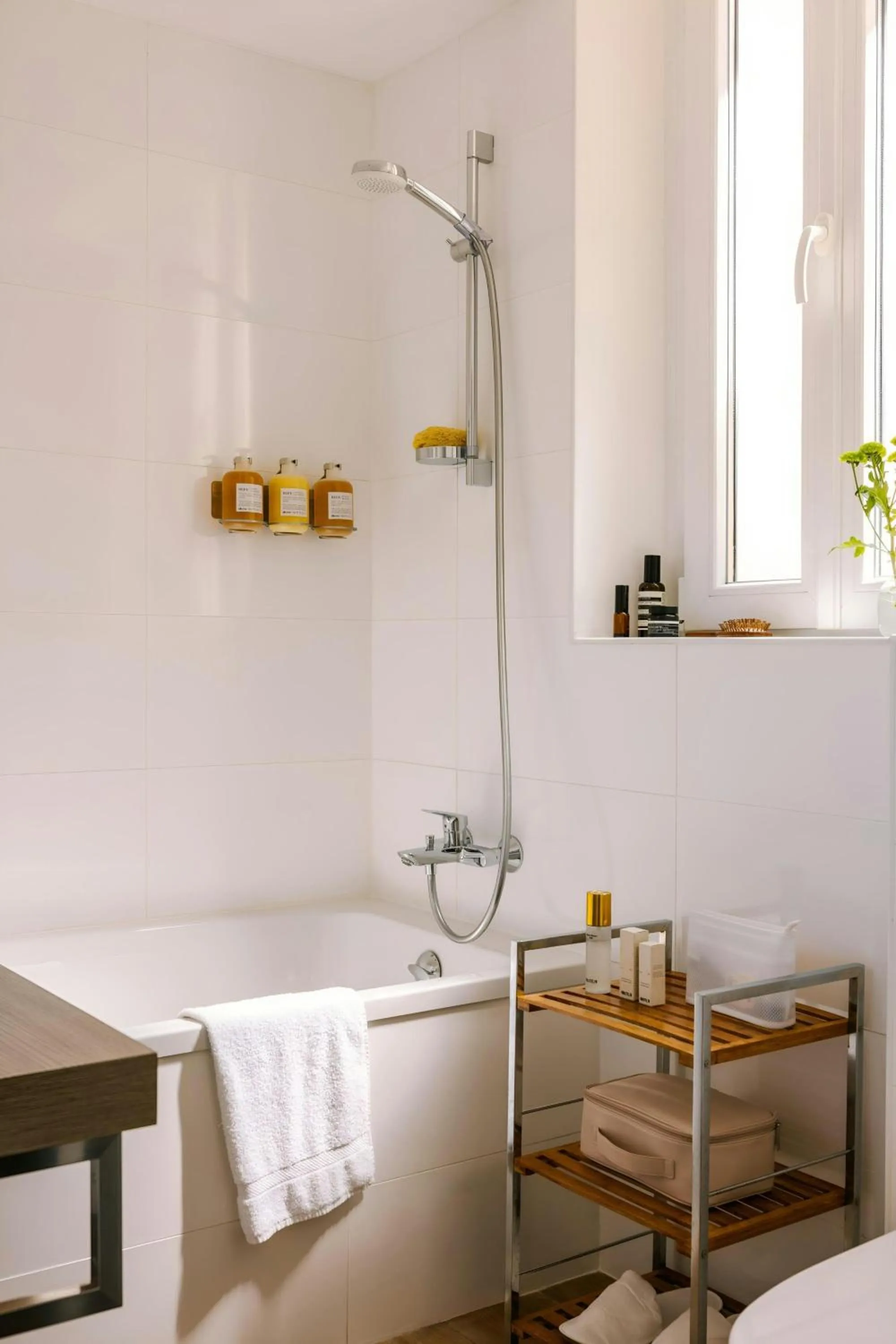 Bathroom in Yelo Belle Epoque Hotel Centre Ville, Sonder by Marriott Bonvoy