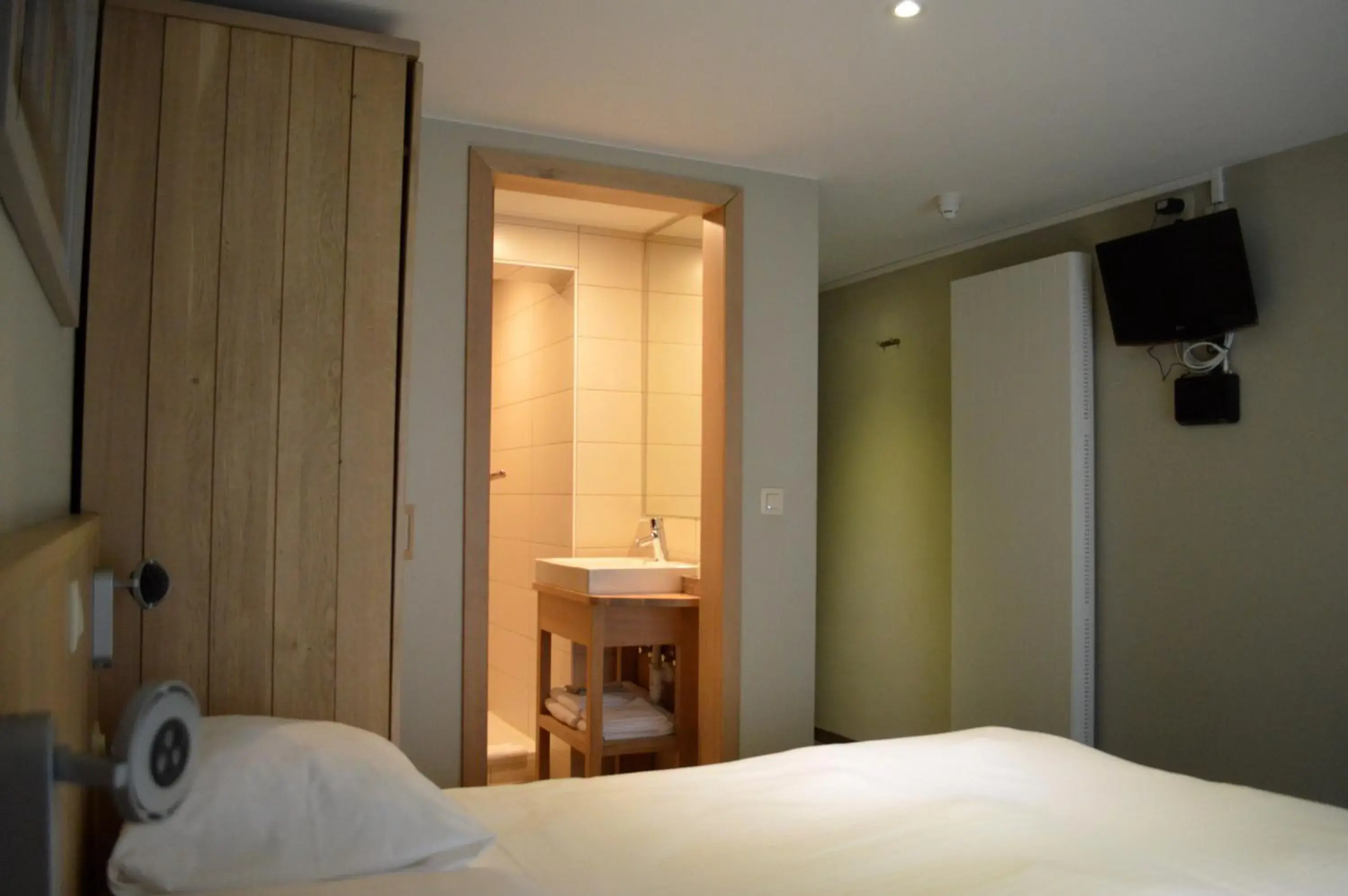 Comfort Double Room in Hotel Honfleur Comfort Double Room in Hotel Honfleur