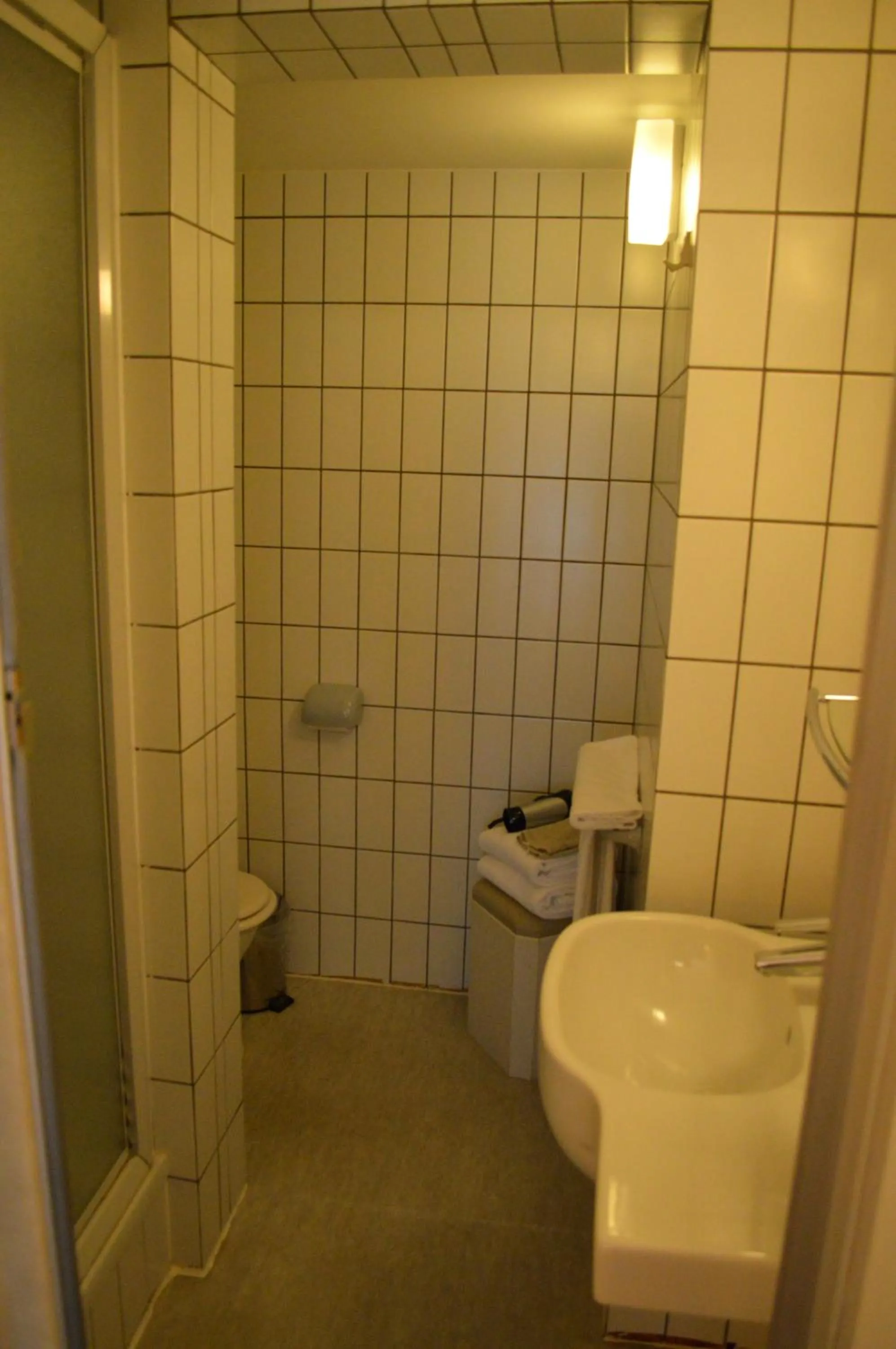 Budget Double Room in Hotel Honfleur