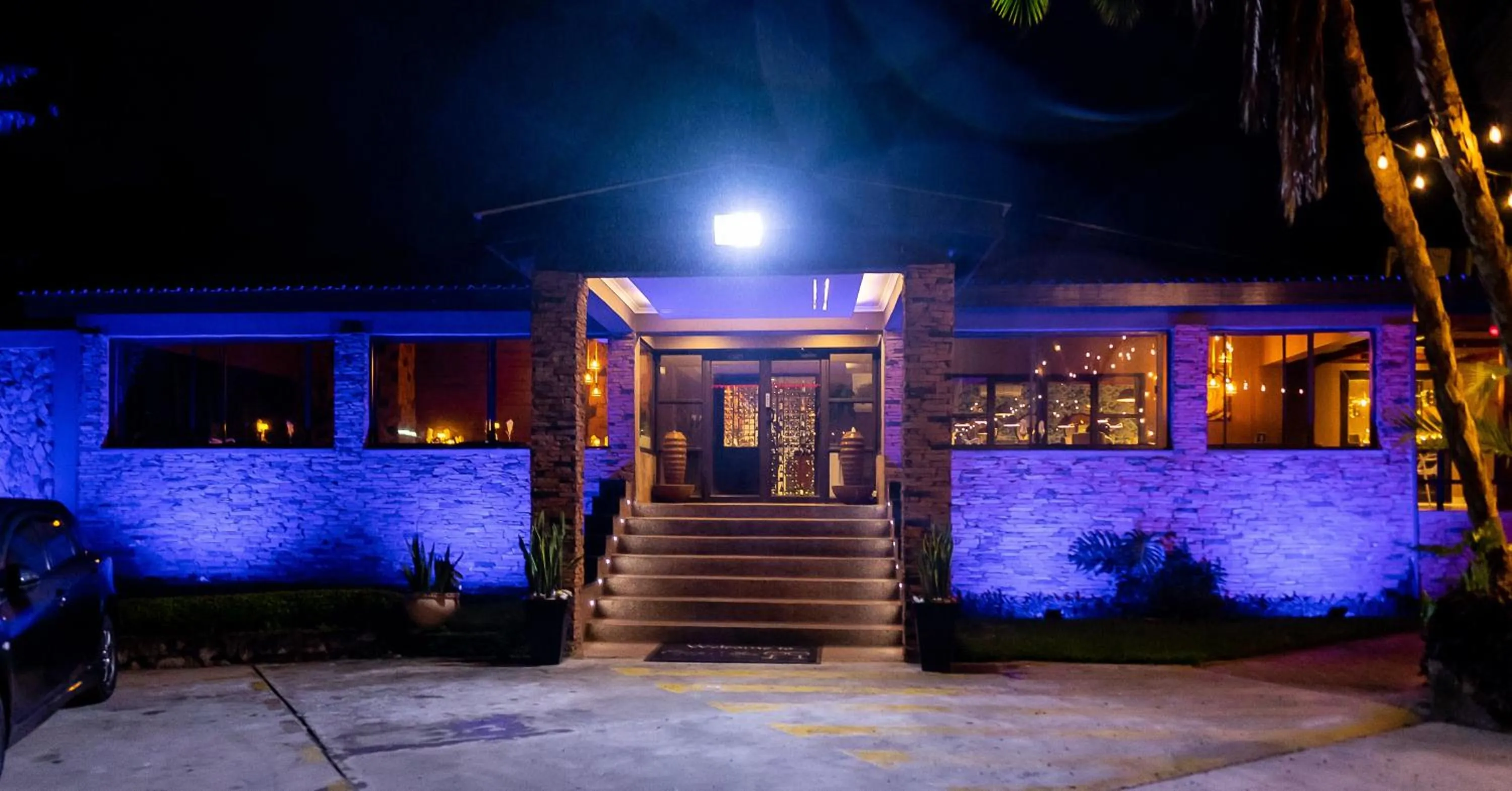 Property building in Casa Mia Lodge & Restaurant