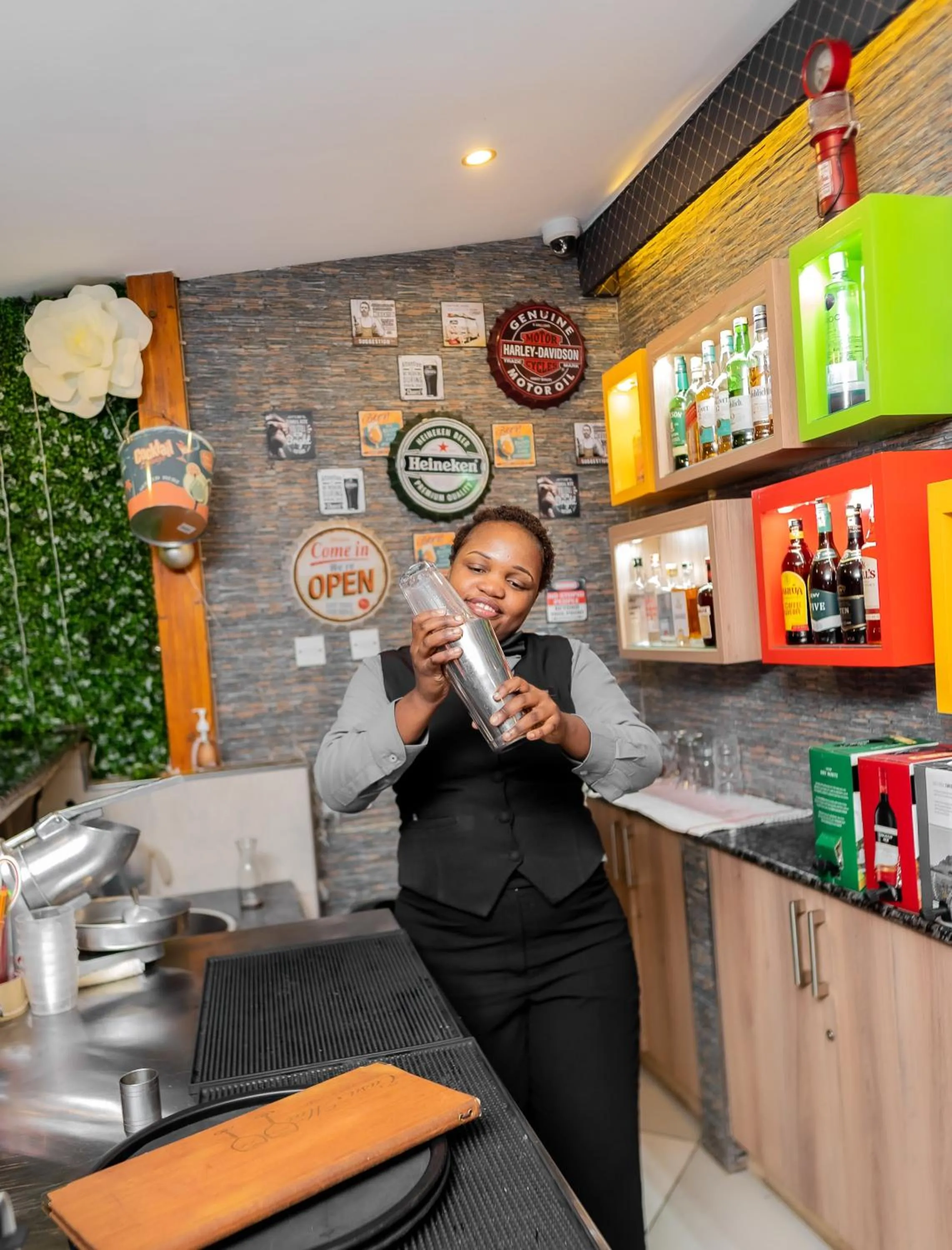 Restaurant/places to eat in Casa Mia Lodge & Restaurant