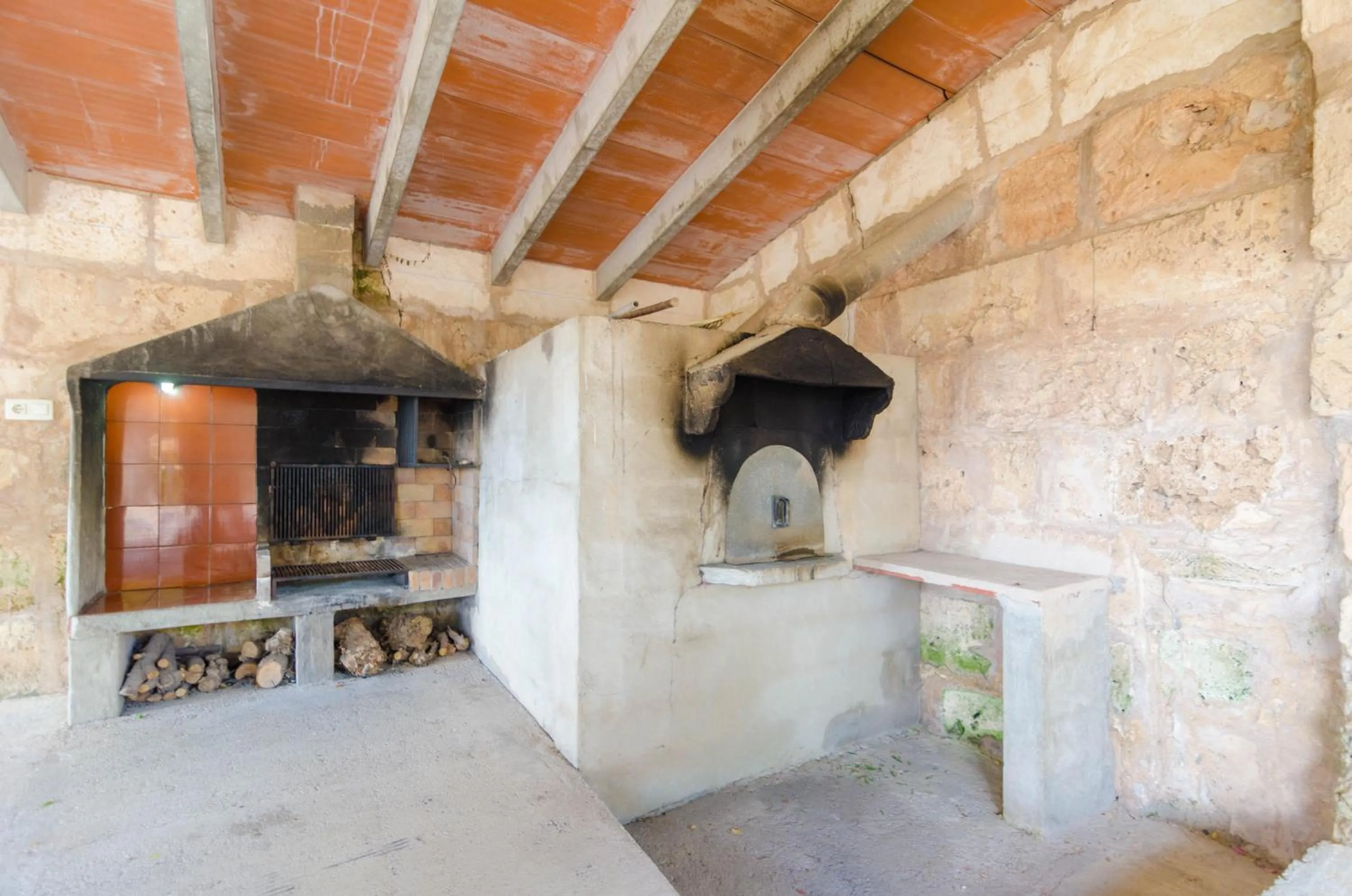 BBQ facilities in Torre Marina (Alga Marina)