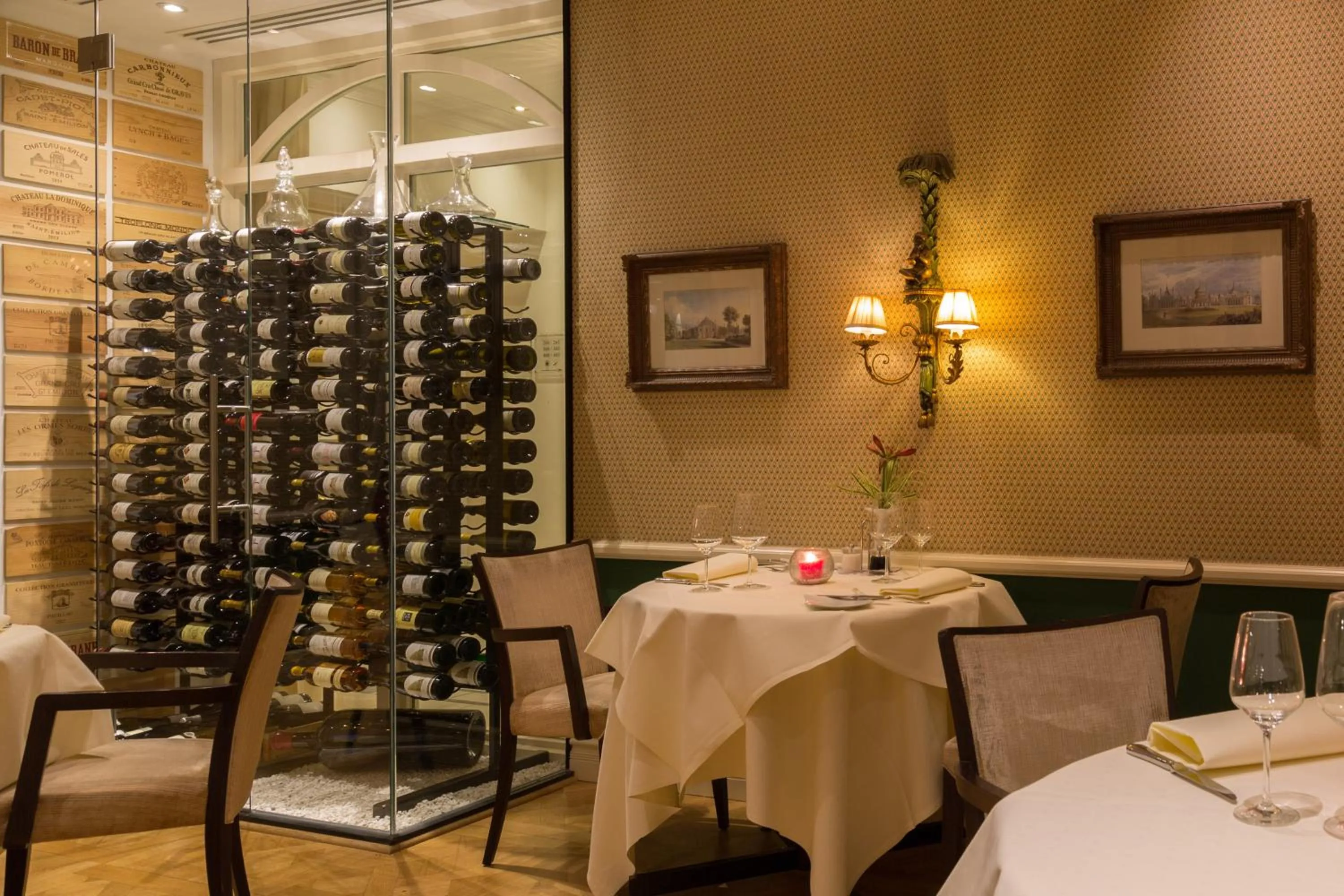 Restaurant/places to eat in Stanhope Hotel by Thon Hotels