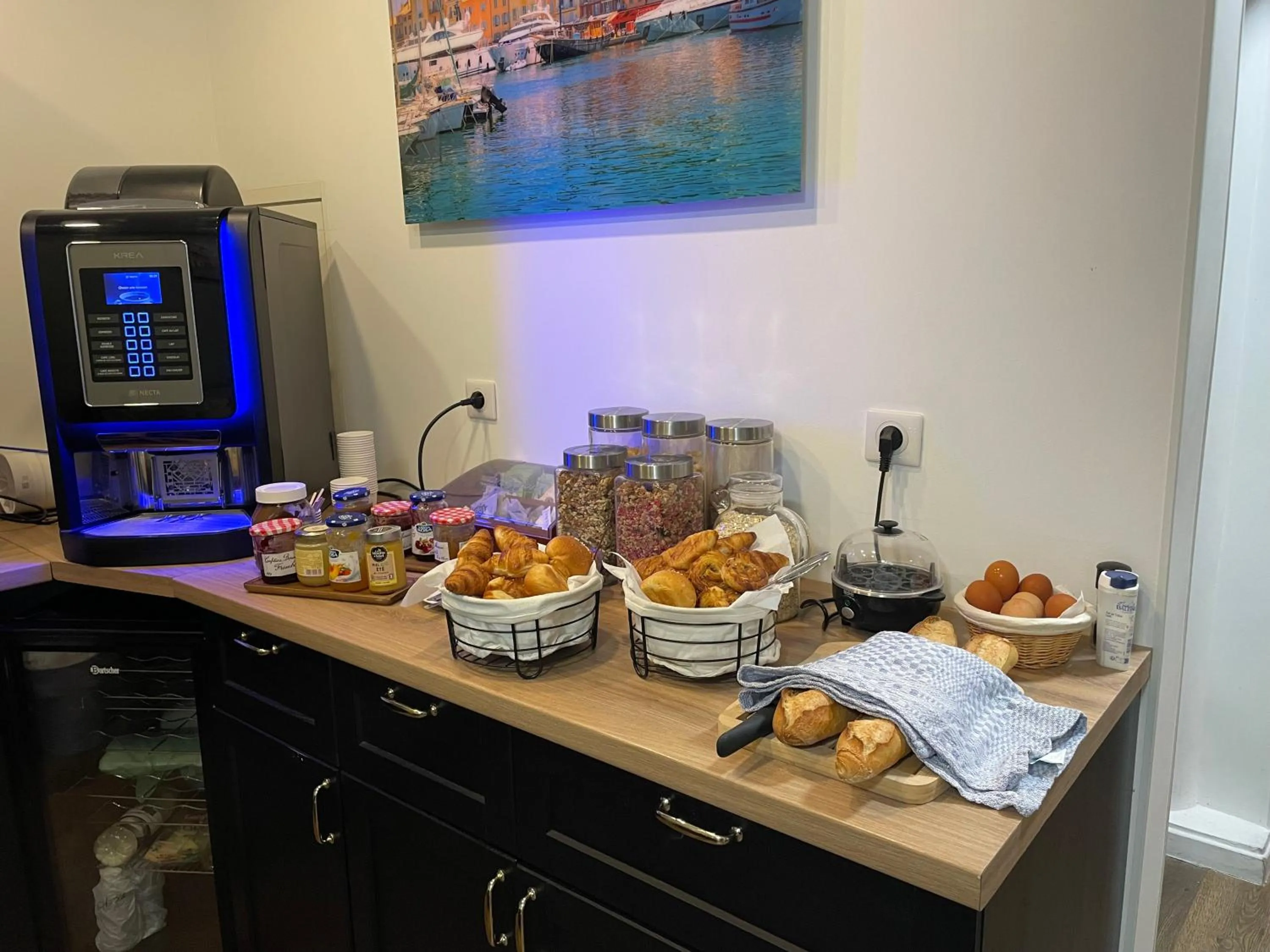 Breakfast in Hôtel P.L.M.