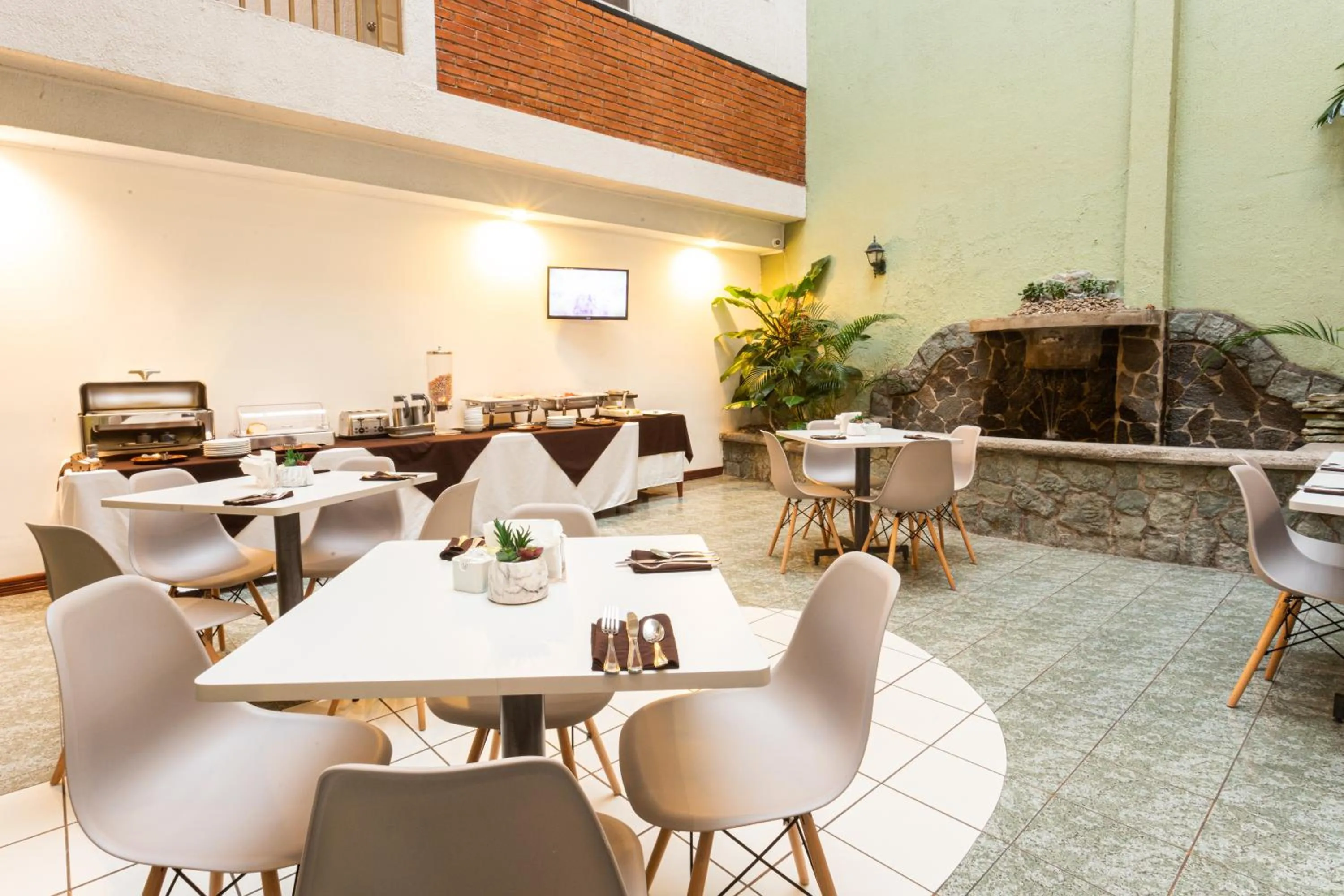 Buffet breakfast in Apartotel Tairona