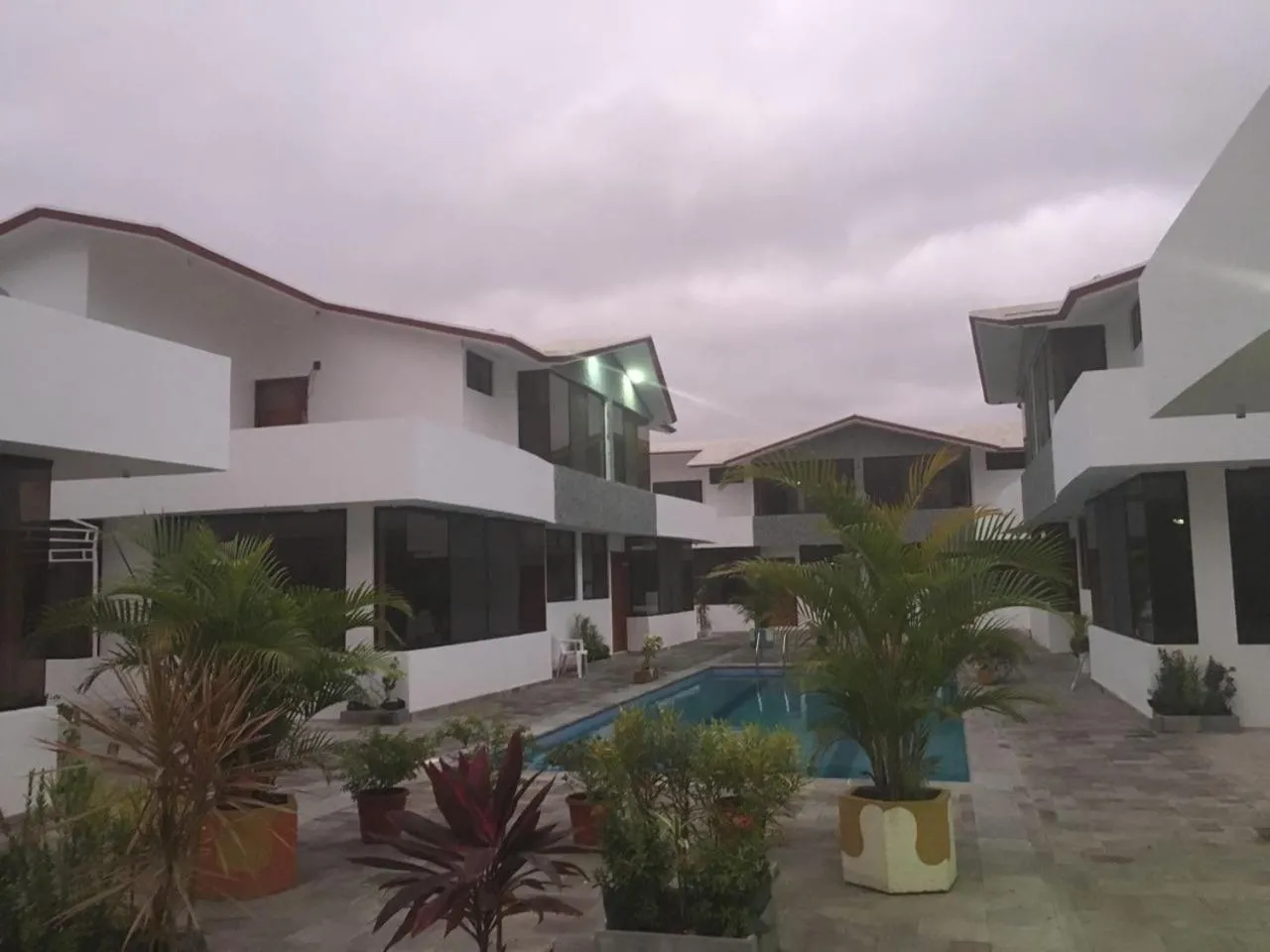 Property building in Casa en Tonsupa