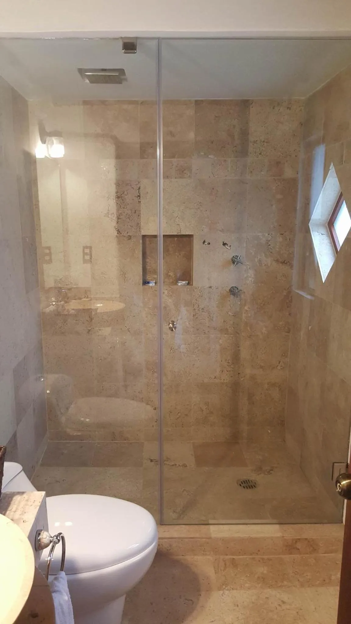 Shower in La Mora Casa de Campo