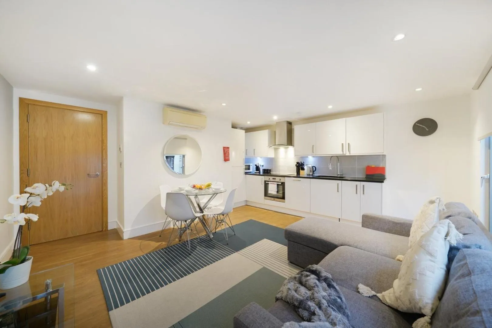 Modern Apartments in Bayswater Central London FREE WIFI & AIRCON by City Stay Aparts London