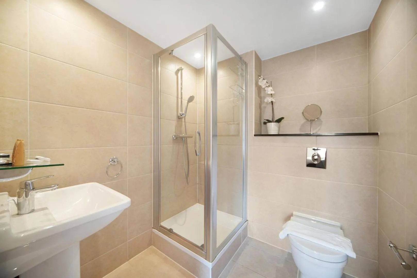 Modern Apartments in Bayswater Central London FREE WIFI & AIRCON by City Stay Aparts London