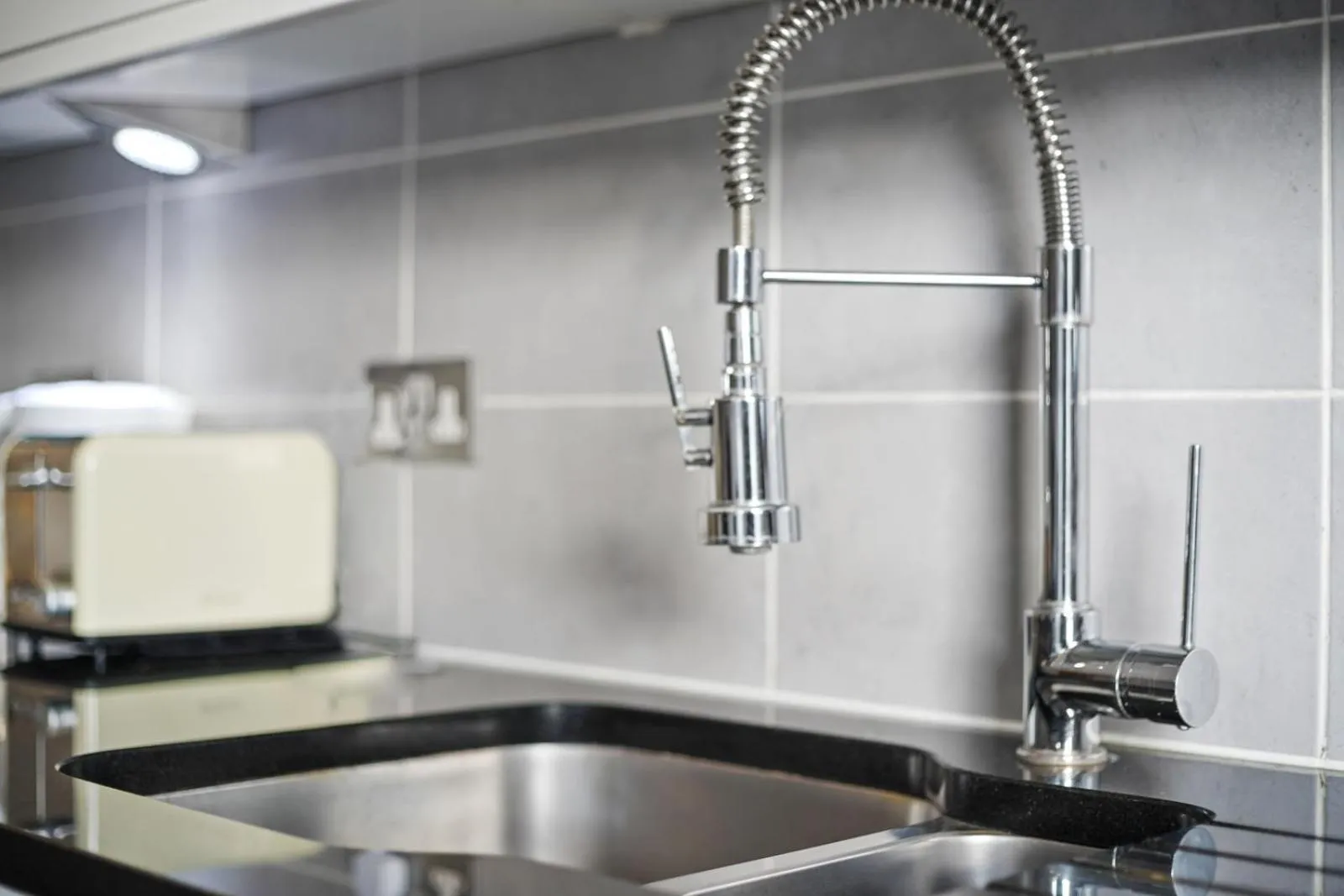 Kitchen or kitchenette in Modern Apartments in Bayswater Central London FREE WIFI & AIRCON by City Stay Aparts London