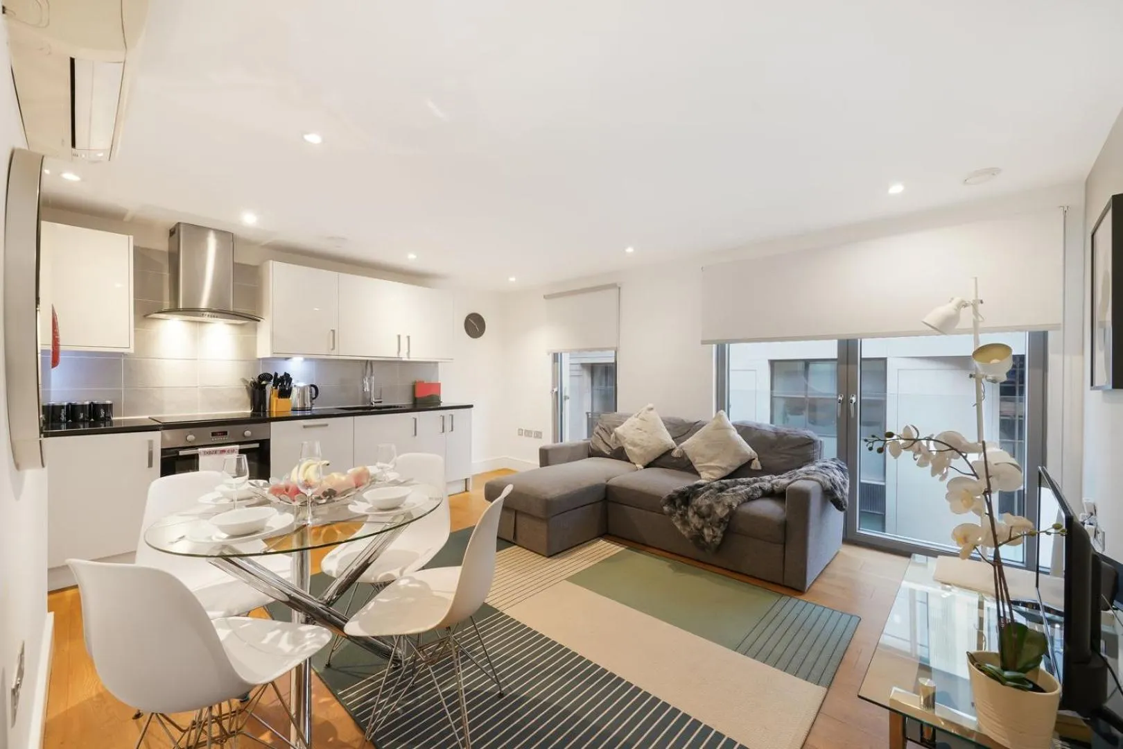 Modern Apartments in Bayswater Central London FREE WIFI & AIRCON by City Stay Aparts London