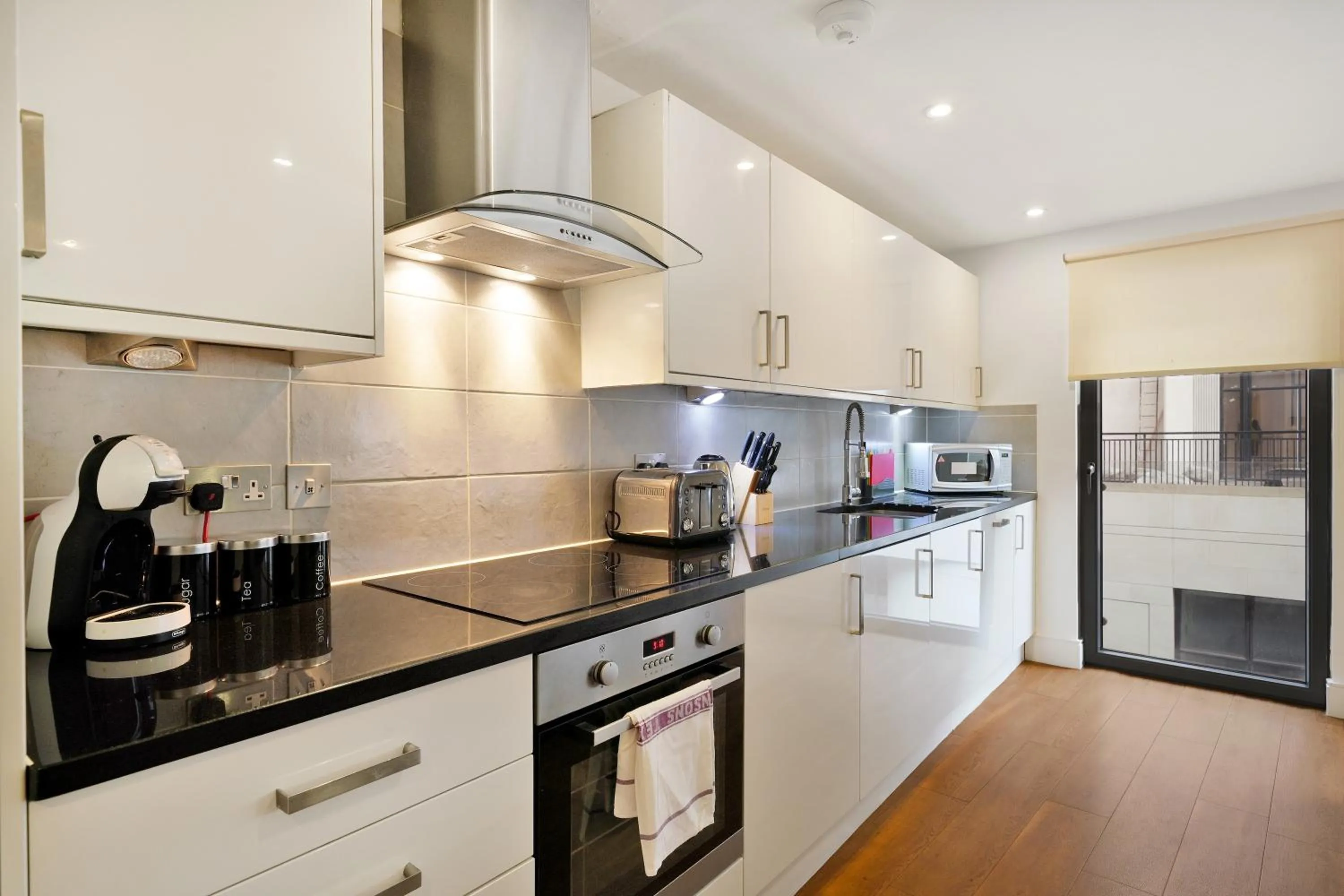 Kitchen or kitchenette in Modern Apartments in Bayswater Central London FREE WIFI & AIRCON by City Stay Aparts London