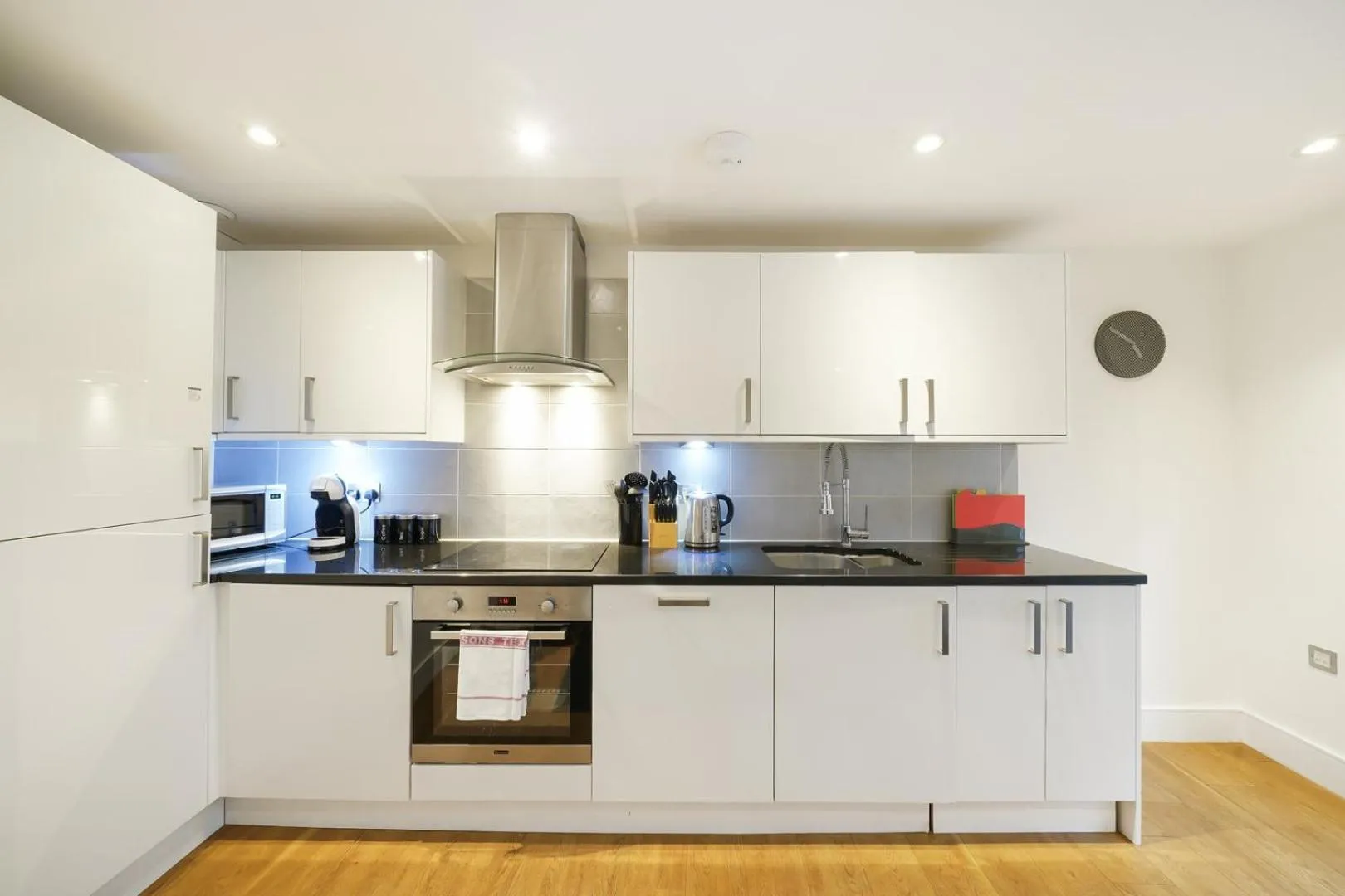 Modern Apartments in Bayswater Central London FREE WIFI & AIRCON by City Stay Aparts London